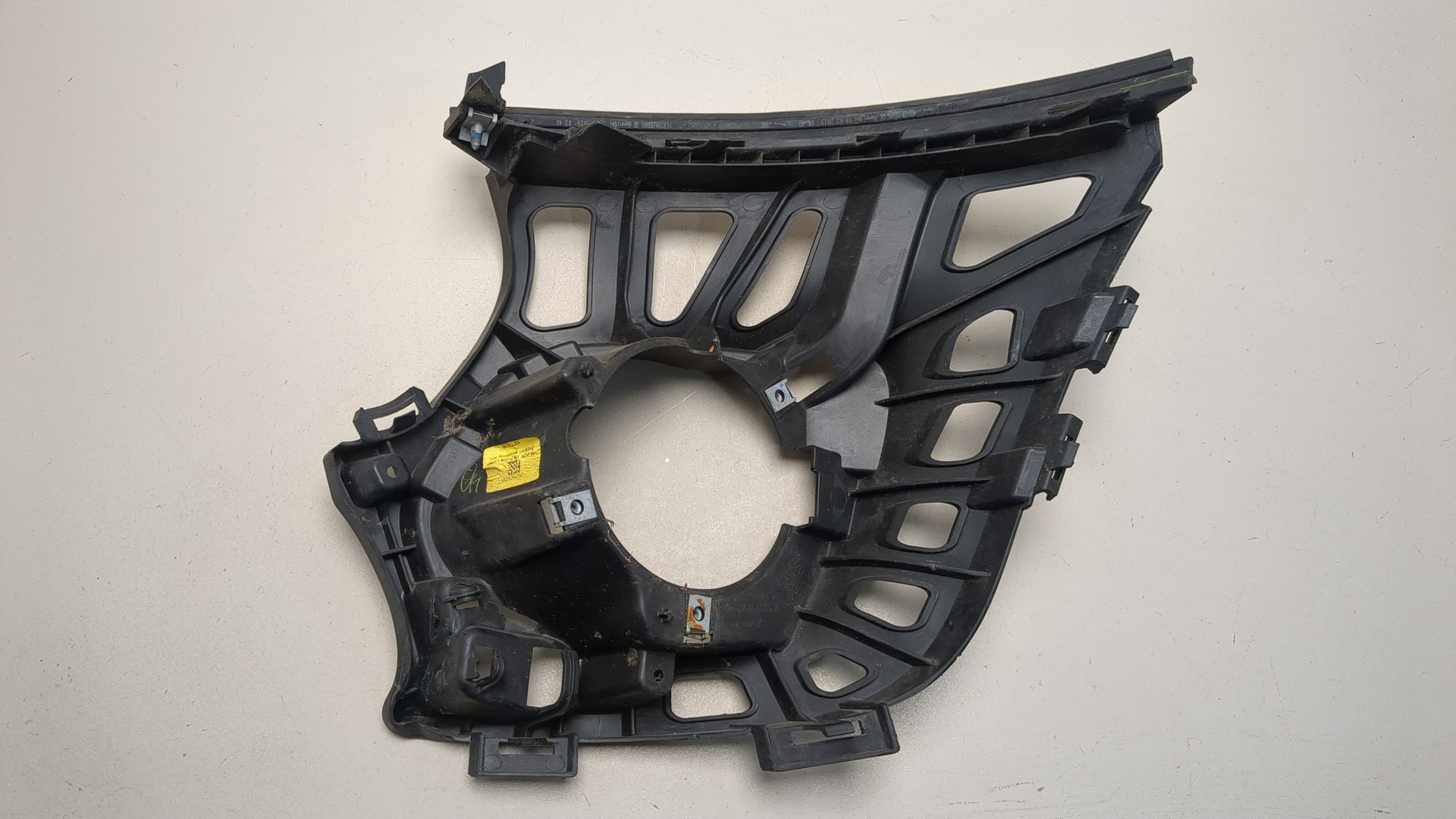 Кронштейн фары противотуманной правой