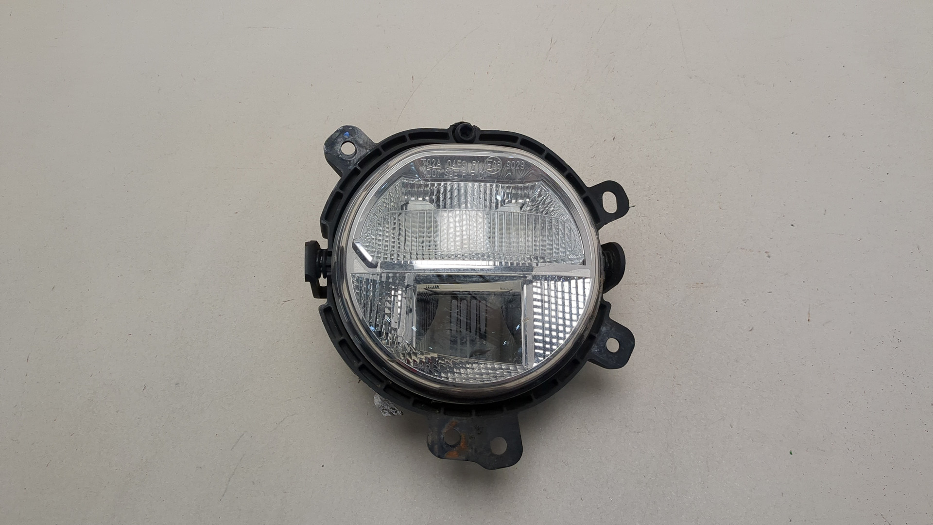 Фара противотуманная правая