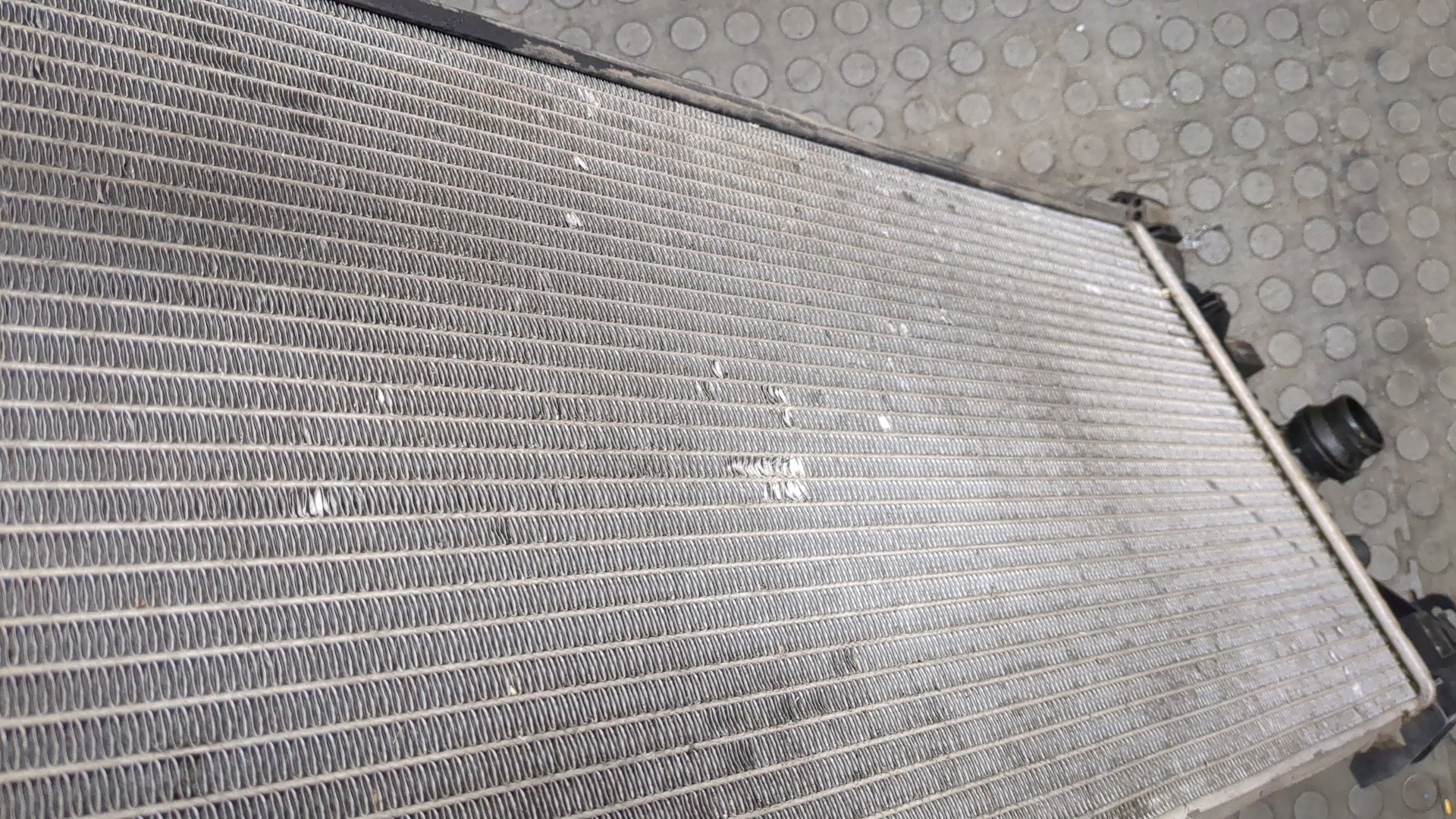 Радиатор охлаждения двигателя основной