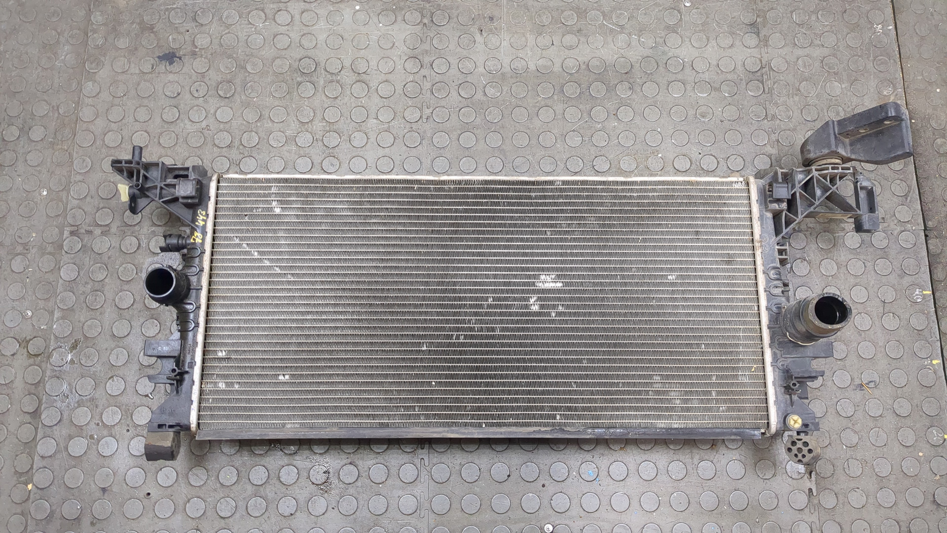 Радиатор охлаждения двигателя основной