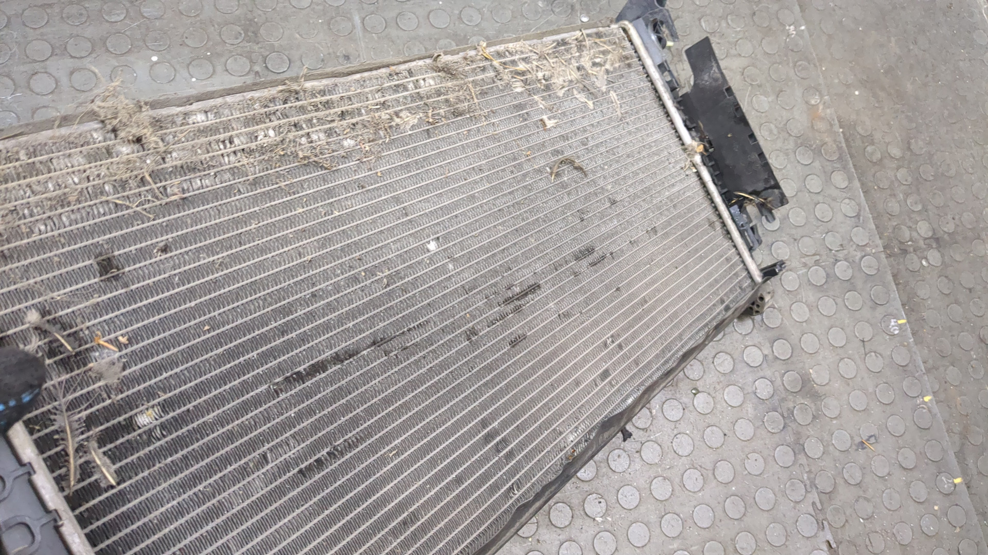 Радиатор охлаждения двигателя основной