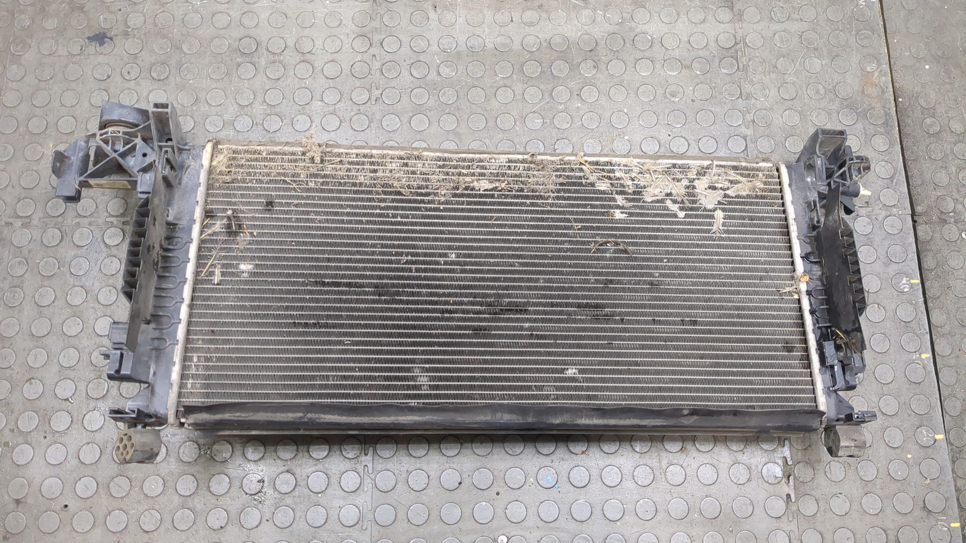 Радиатор охлаждения двигателя основной