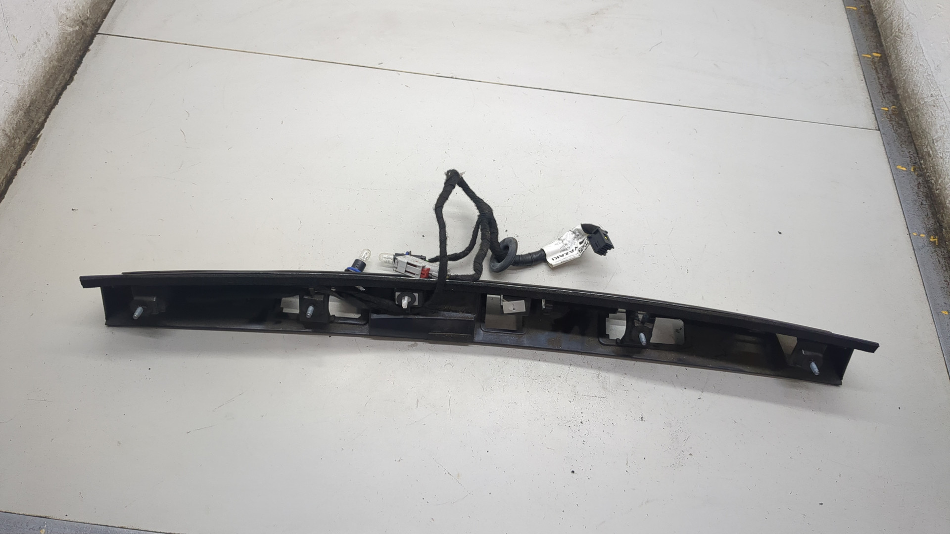 Кнопка открывания багажника