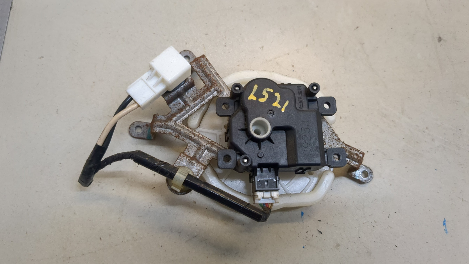 Моторчик заслонки печки