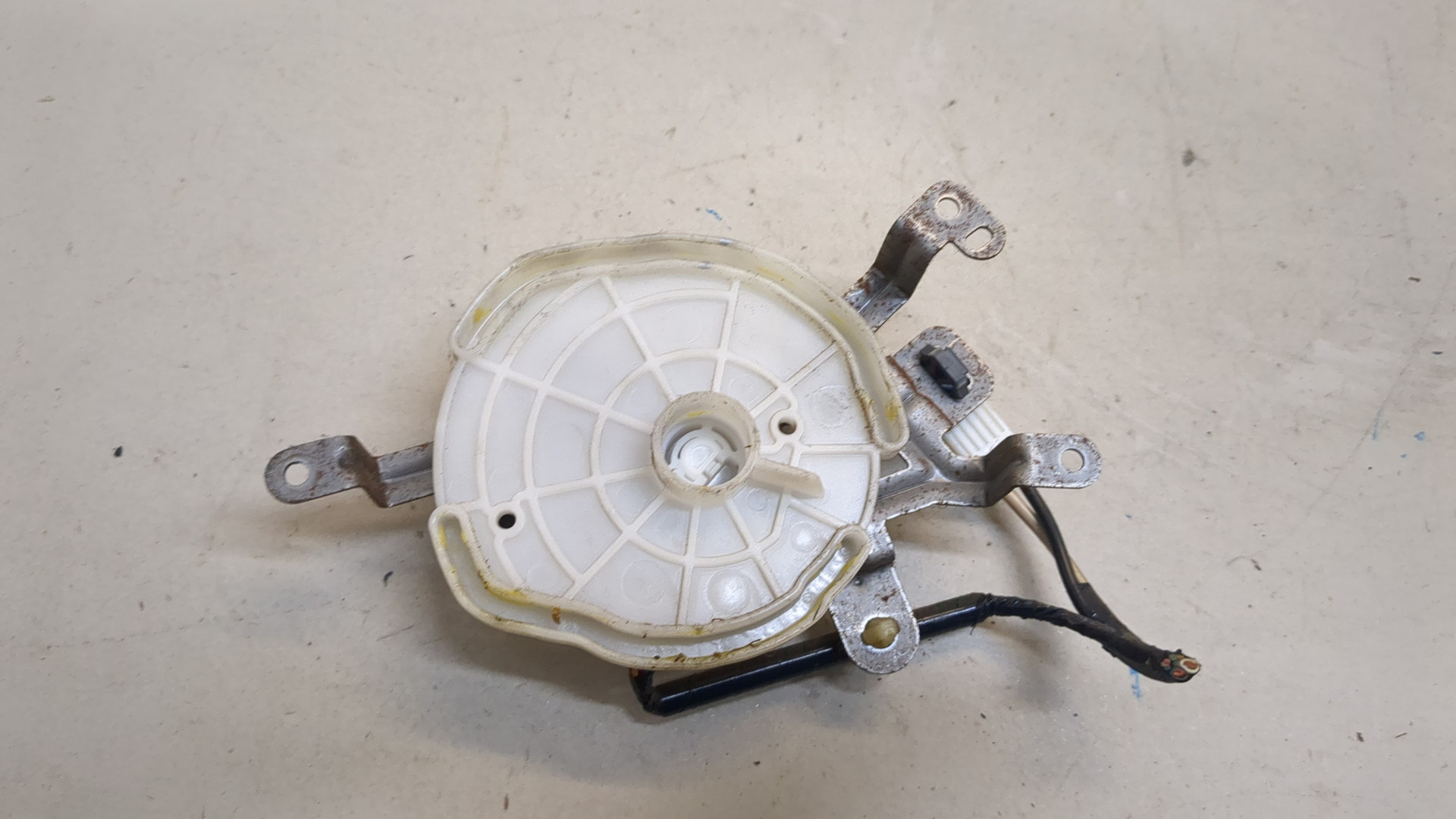 Моторчик заслонки печки