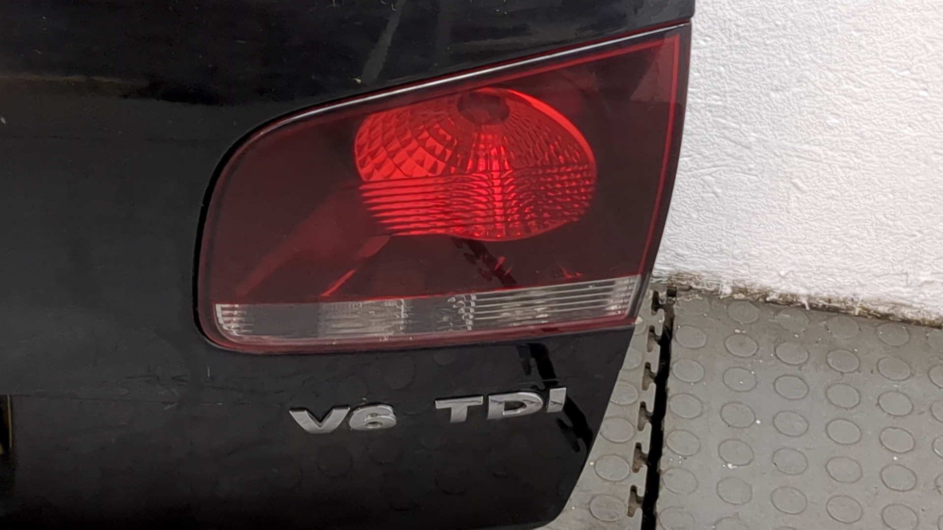 Дверь багажника