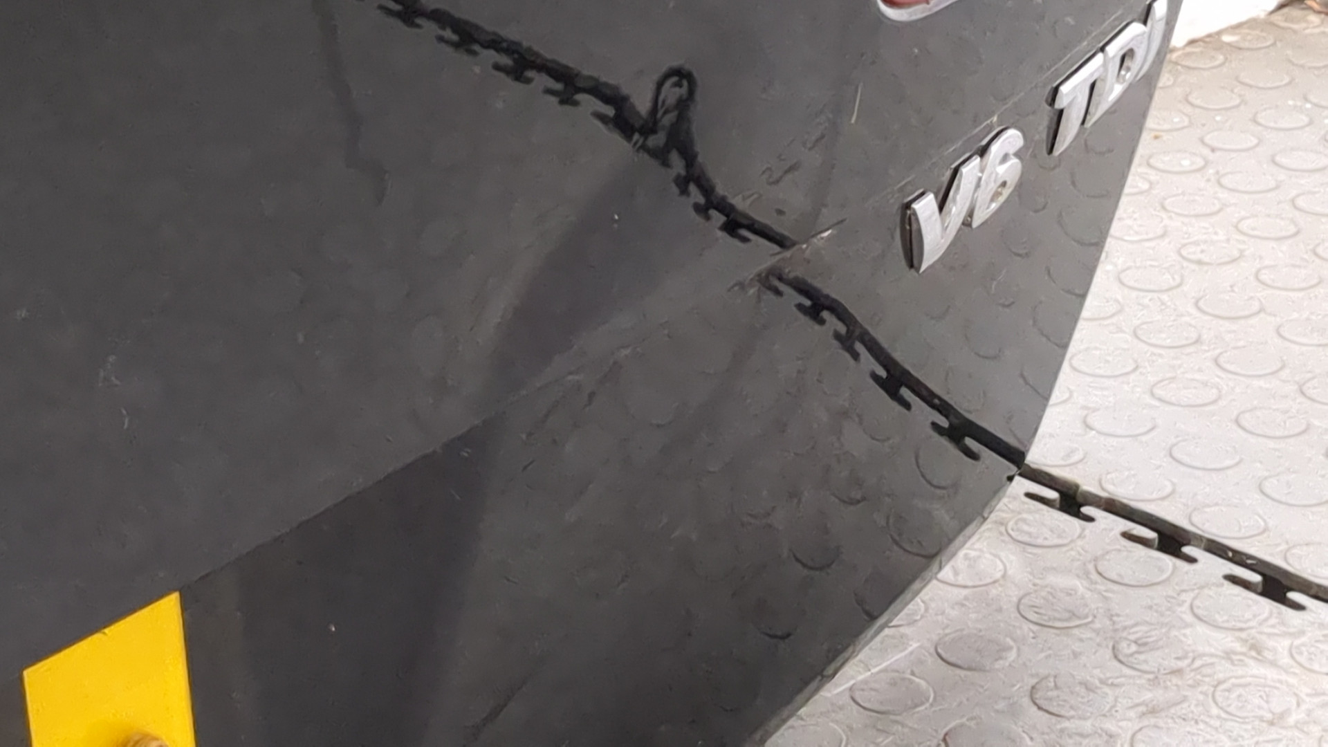 Дверь багажника