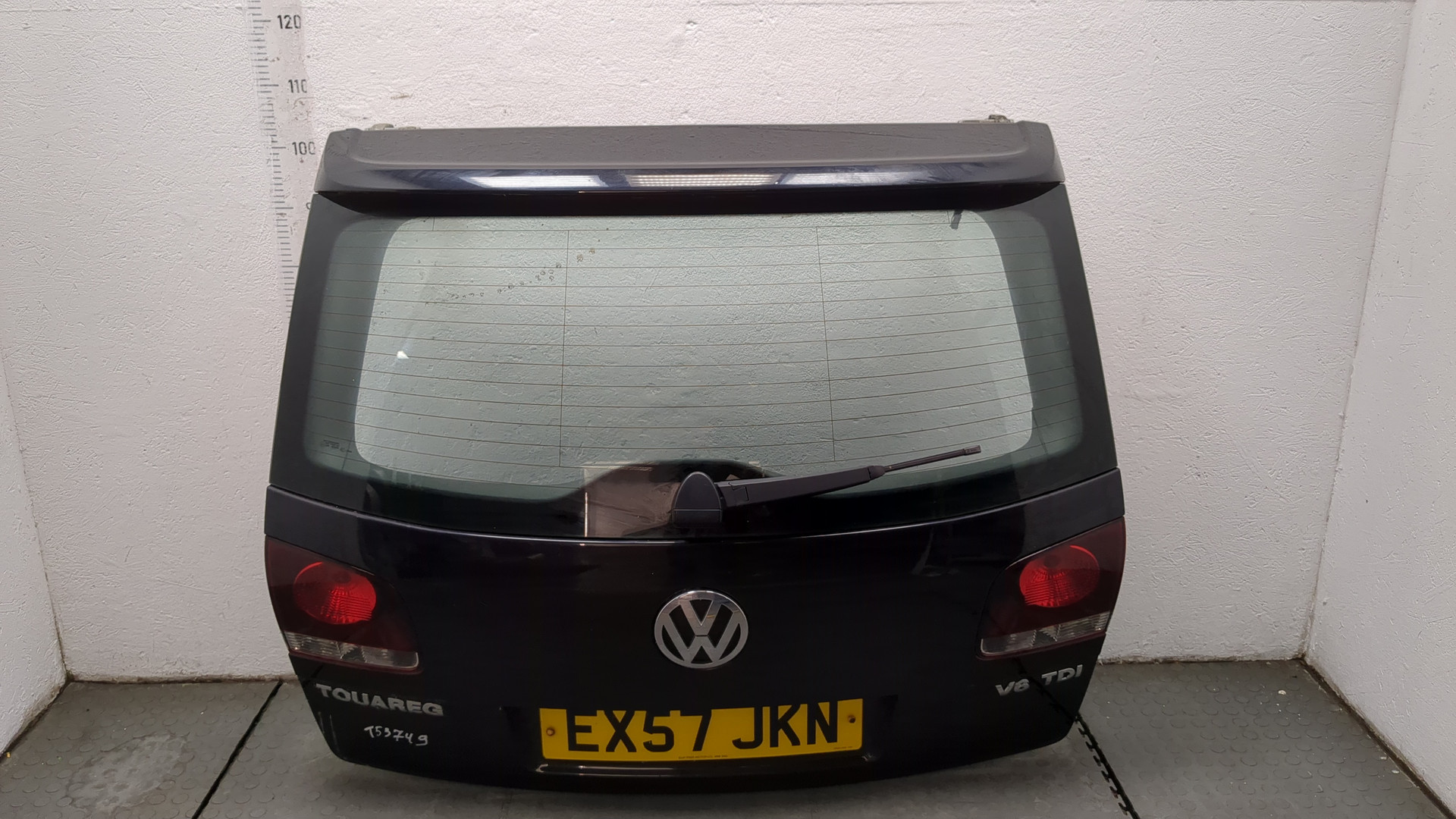 Дверь багажника