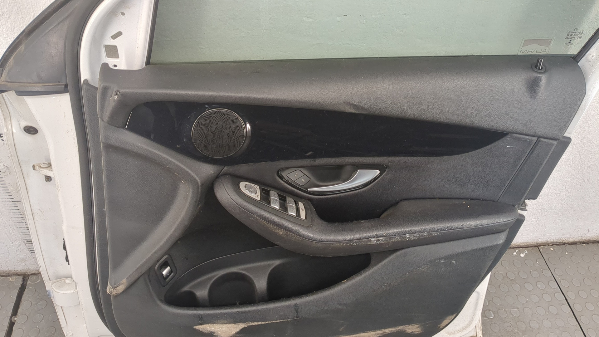 Дверь передняя правая