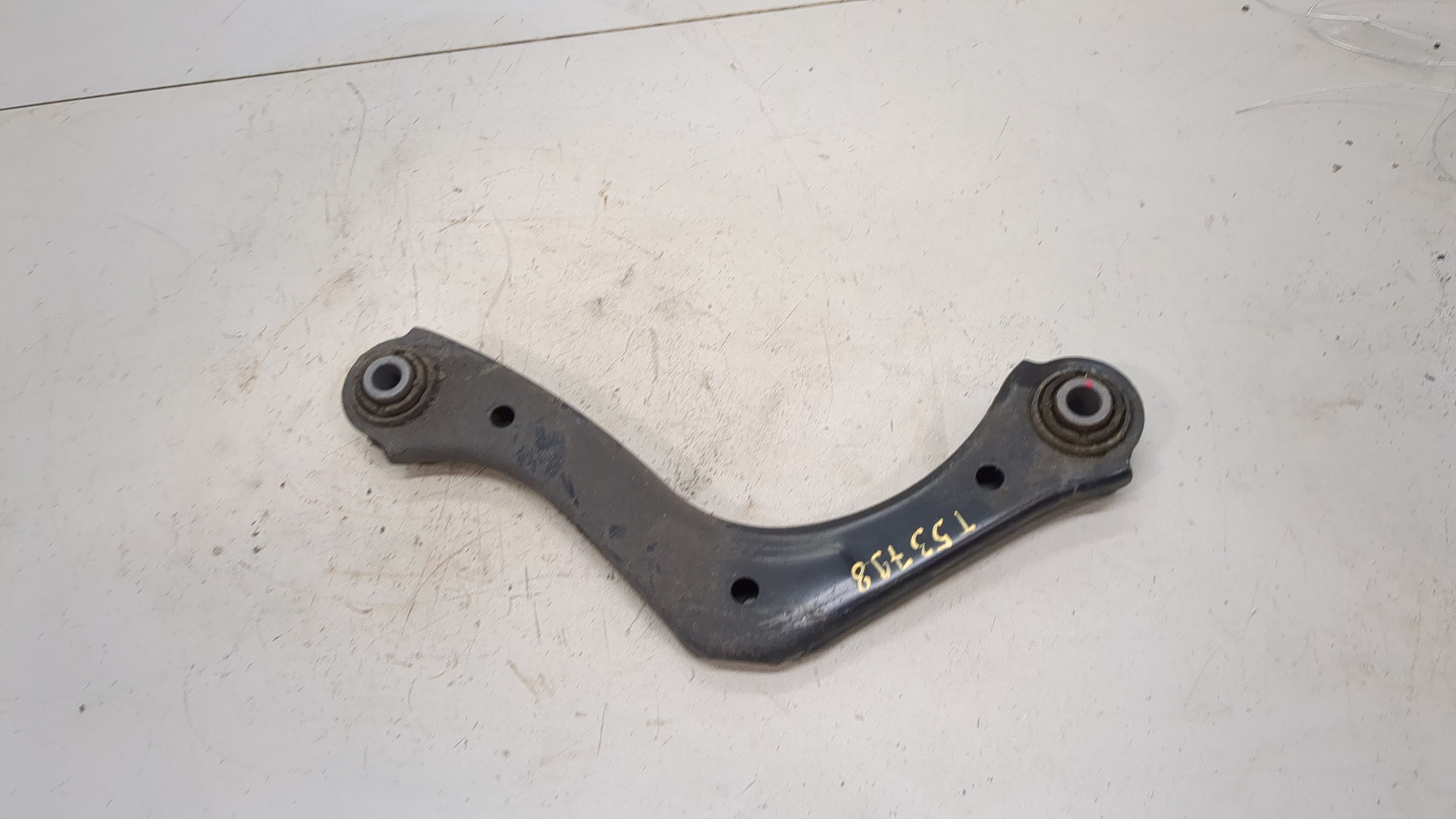 Рычаг задний правый