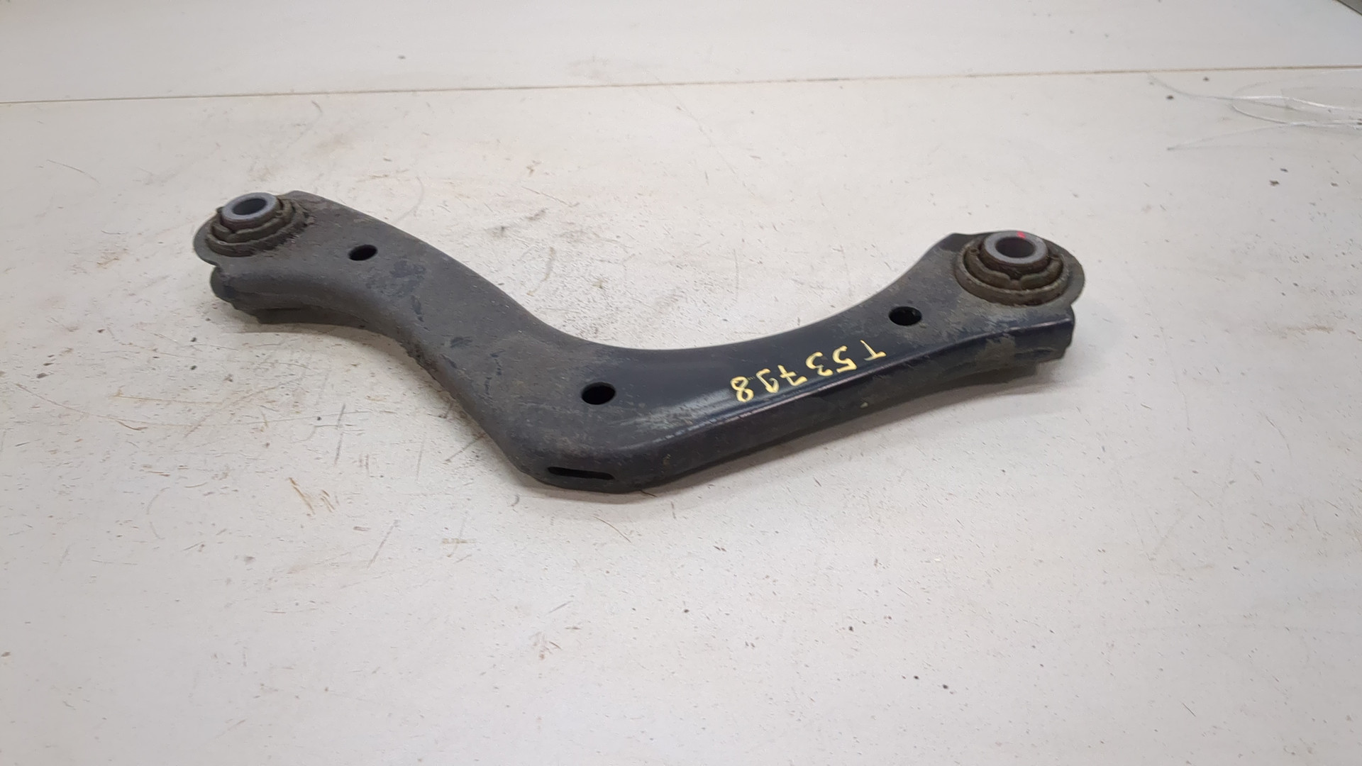 Рычаг задний правый