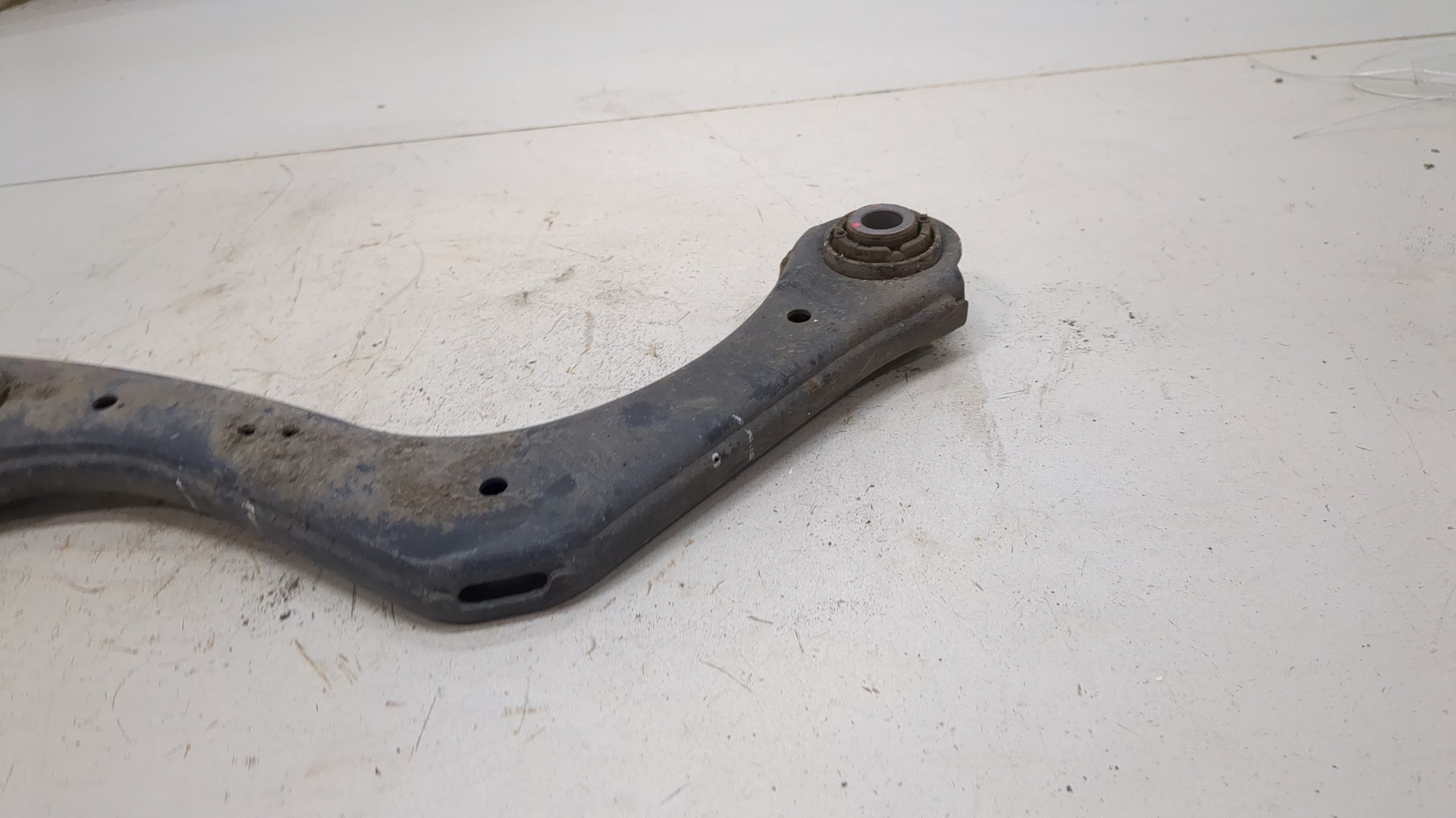 Рычаг задний левый