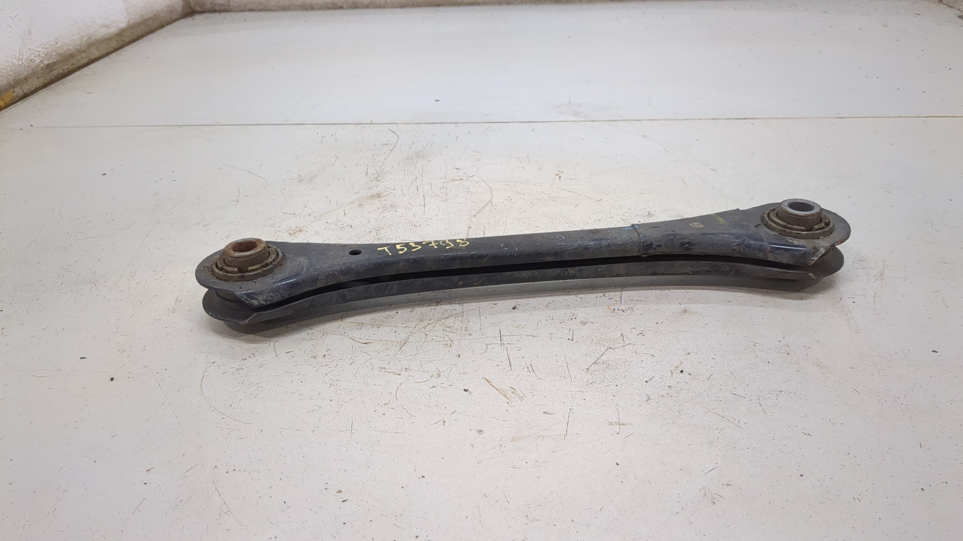 Рычаг задний правый