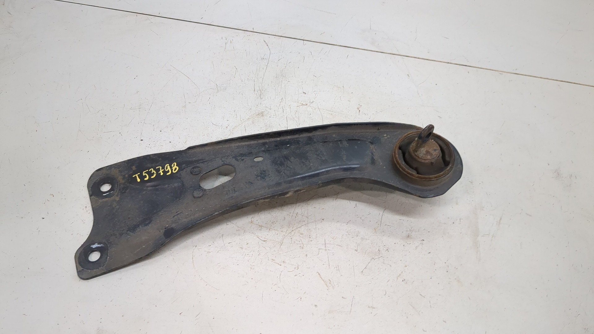 Рычаг задний левый