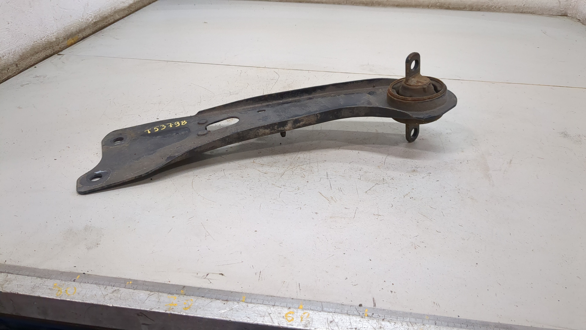 Рычаг задний левый