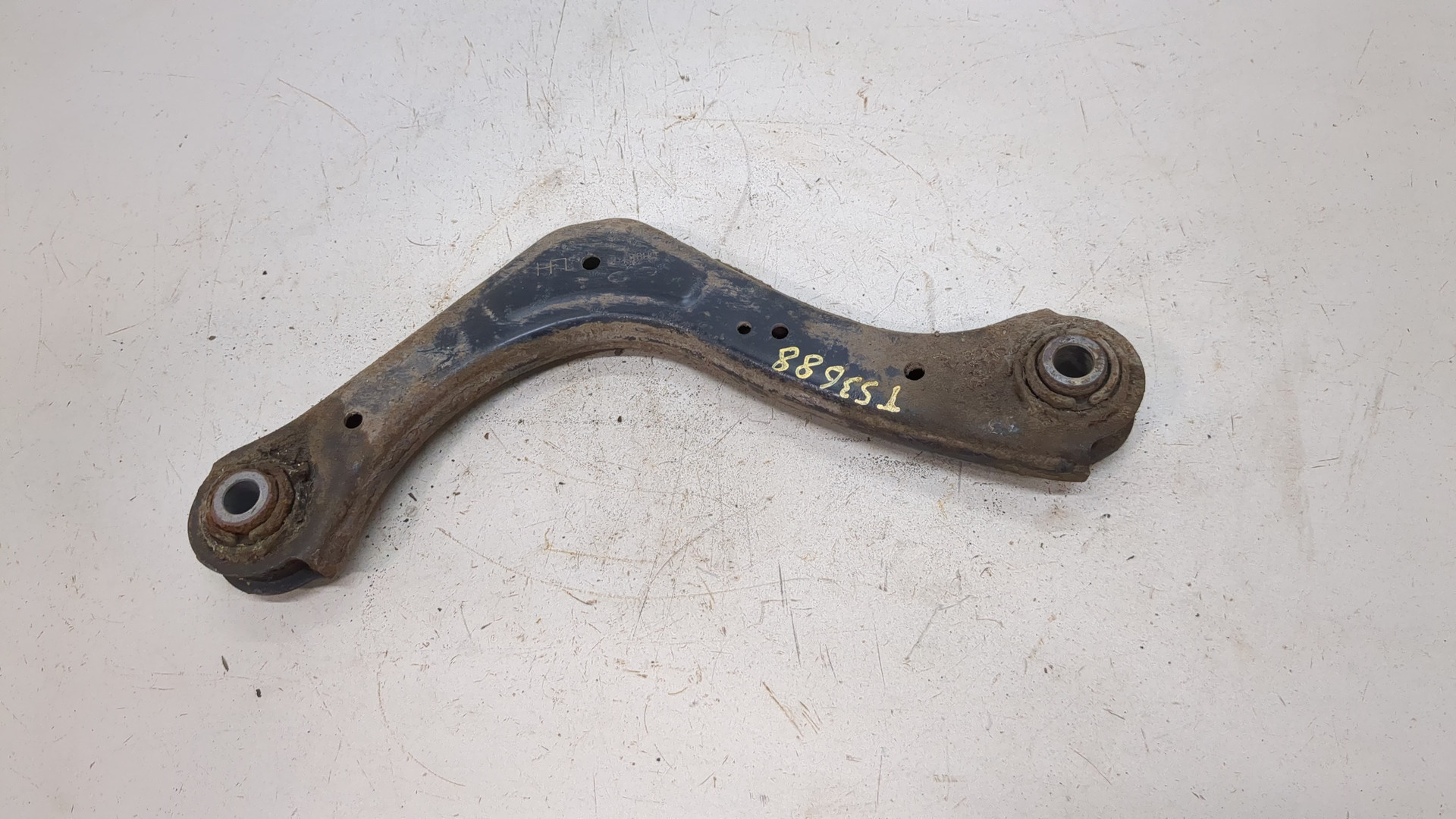 Рычаг задний левый