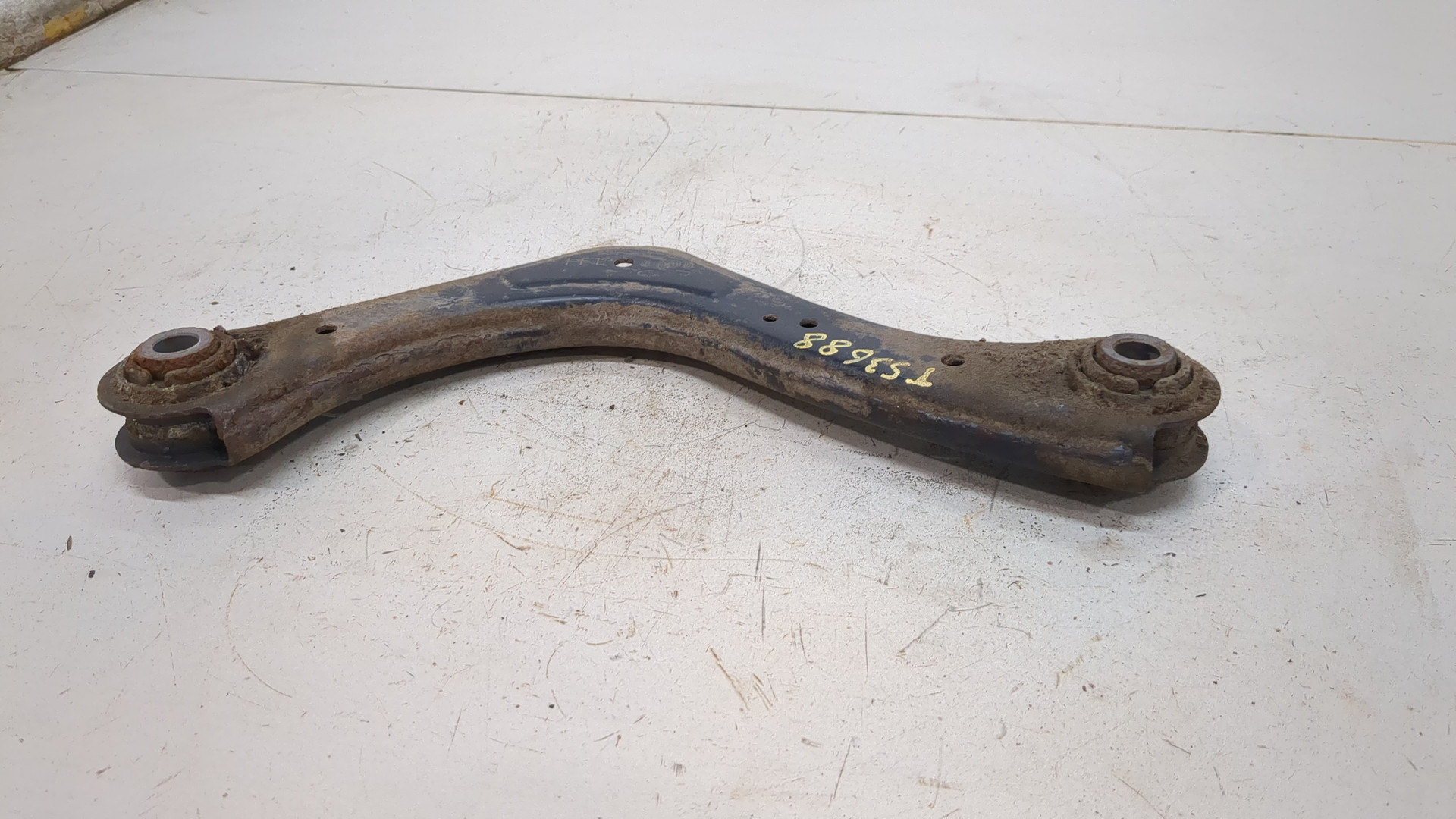 Рычаг задний левый