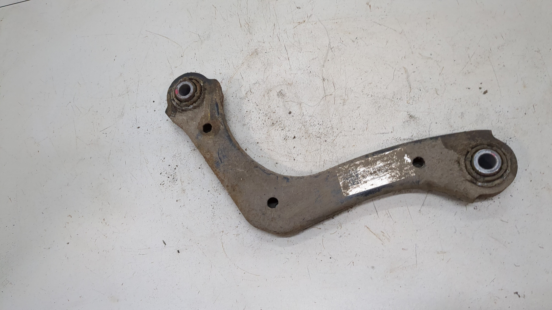 Рычаг задний левый