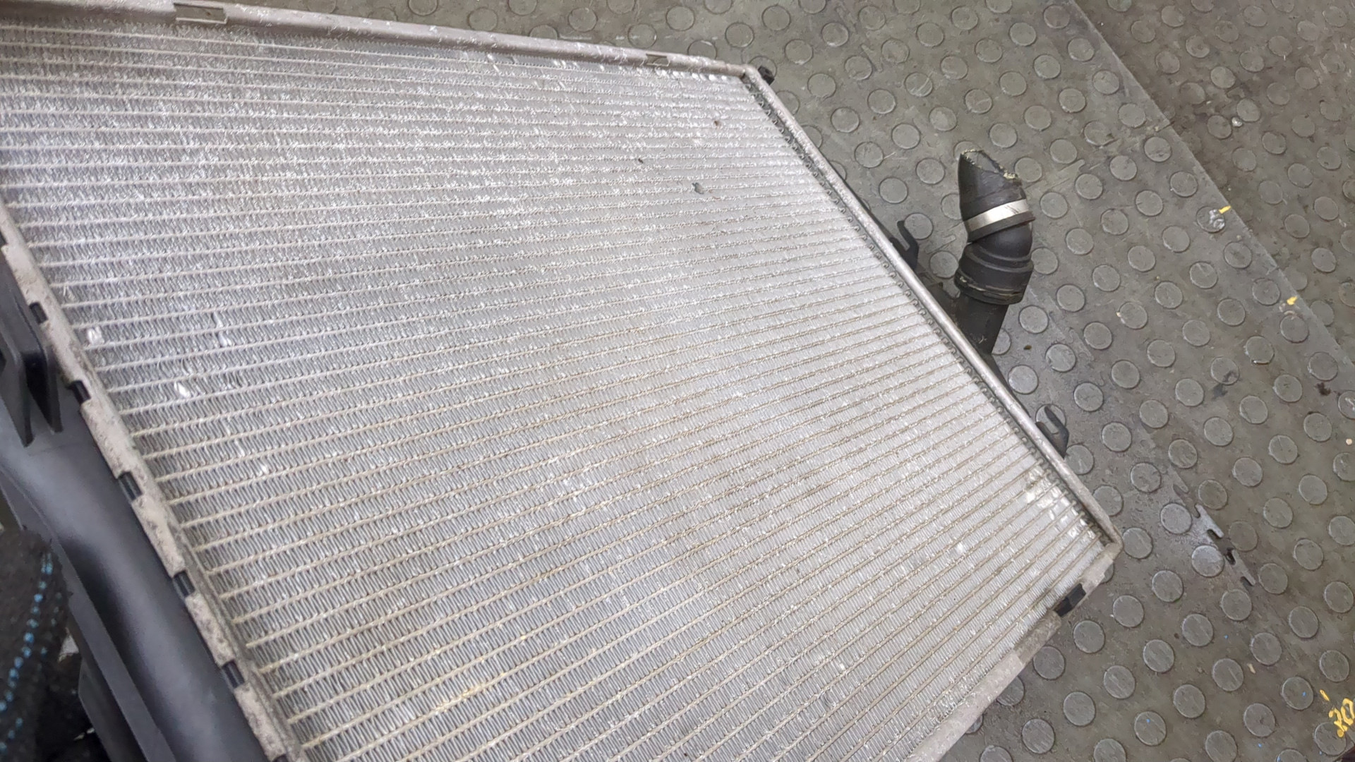 Радиатор охлаждения двигателя основной