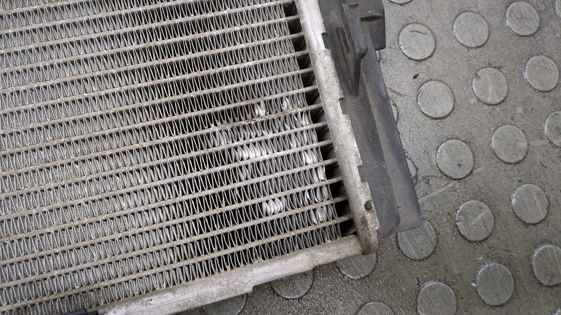 Радиатор охлаждения двигателя основной