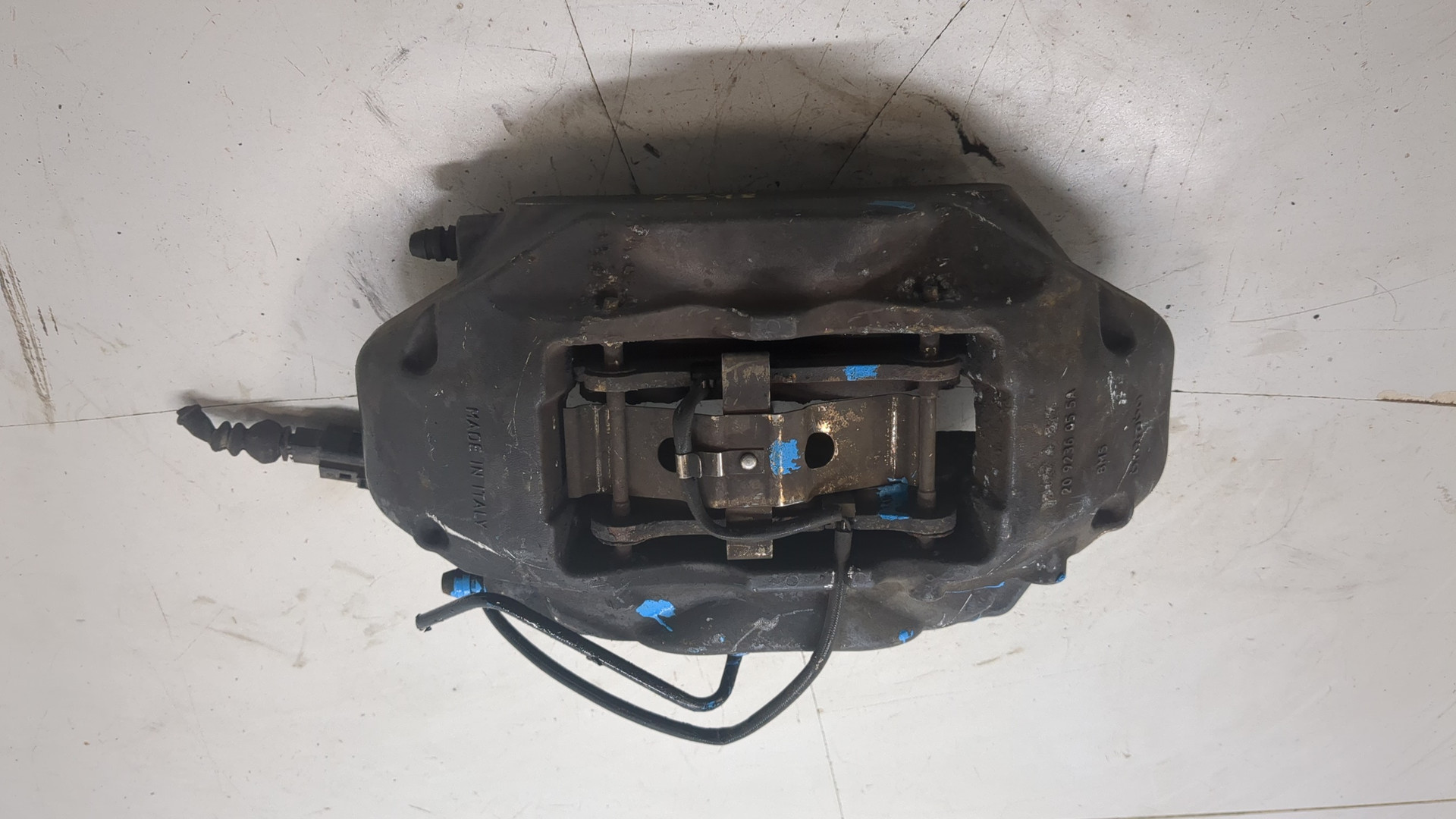 Суппорт передний левый