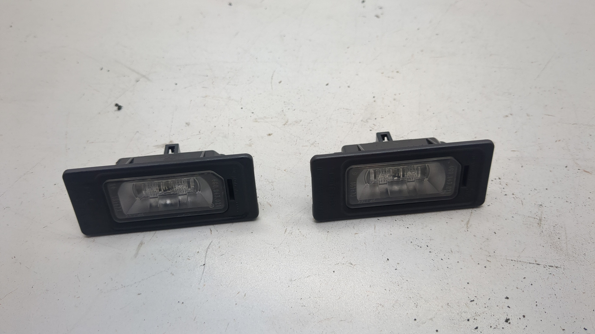 Фонарь подсветки номера