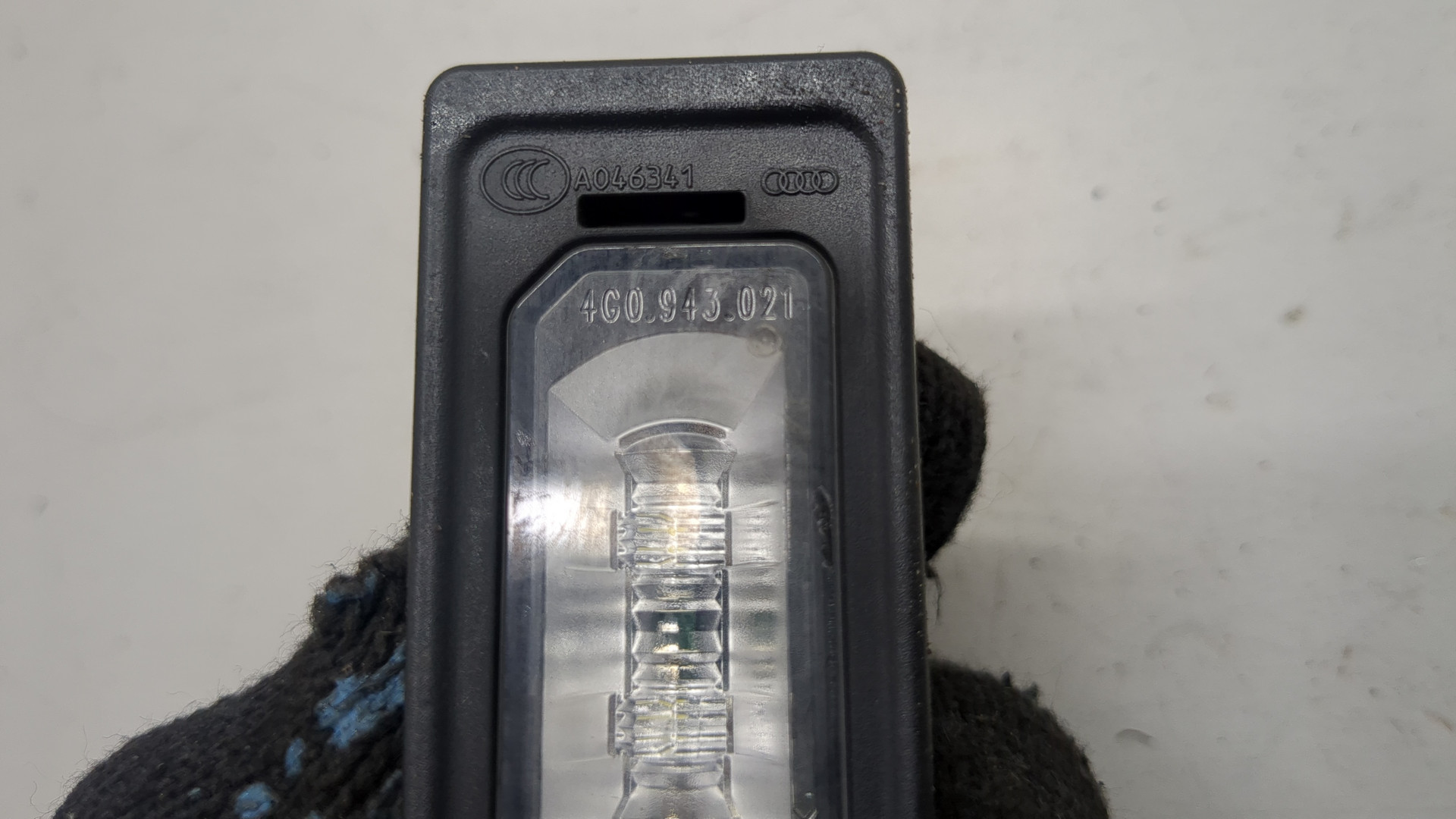 Фонарь подсветки номера