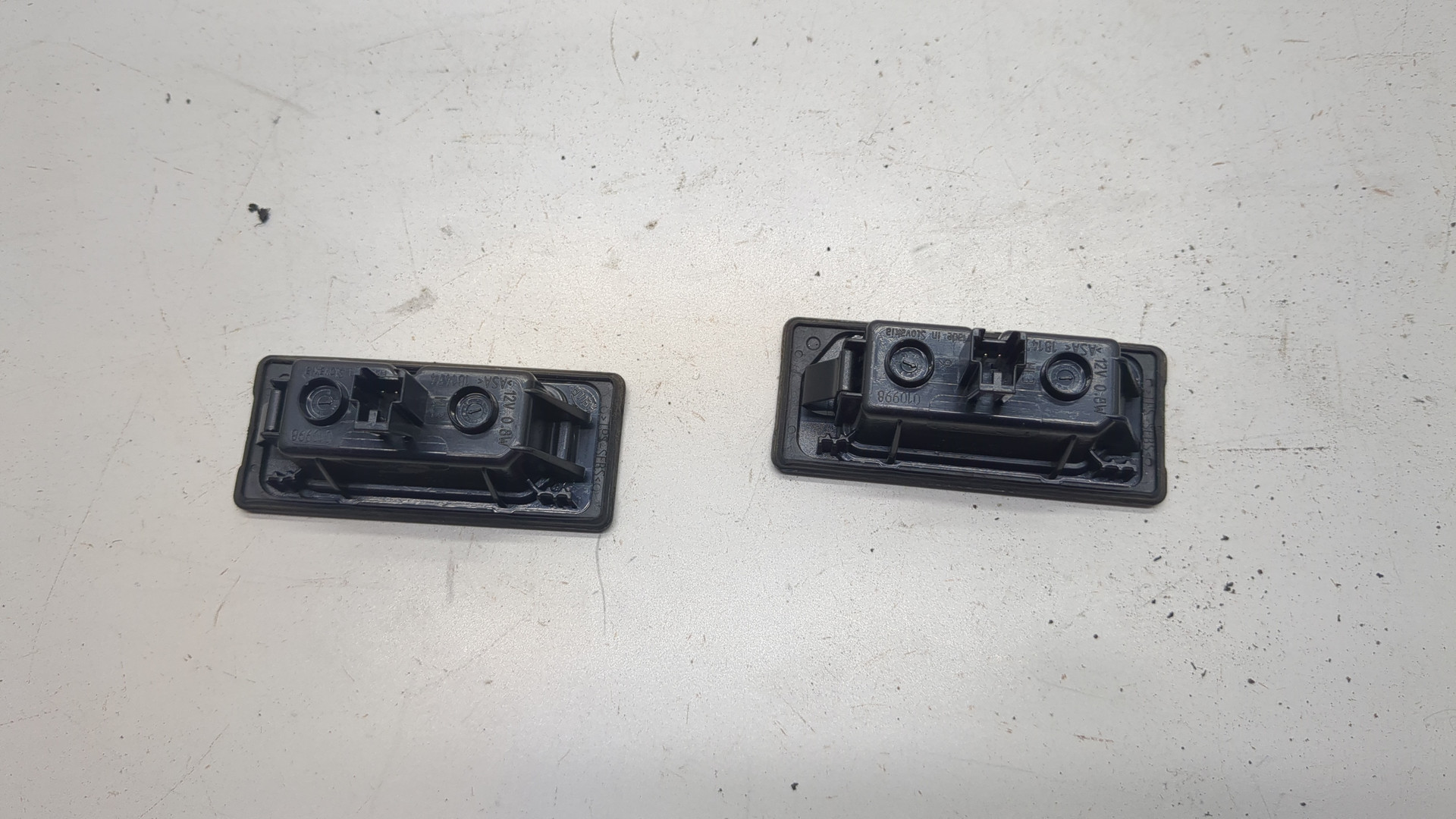 Фонарь подсветки номера