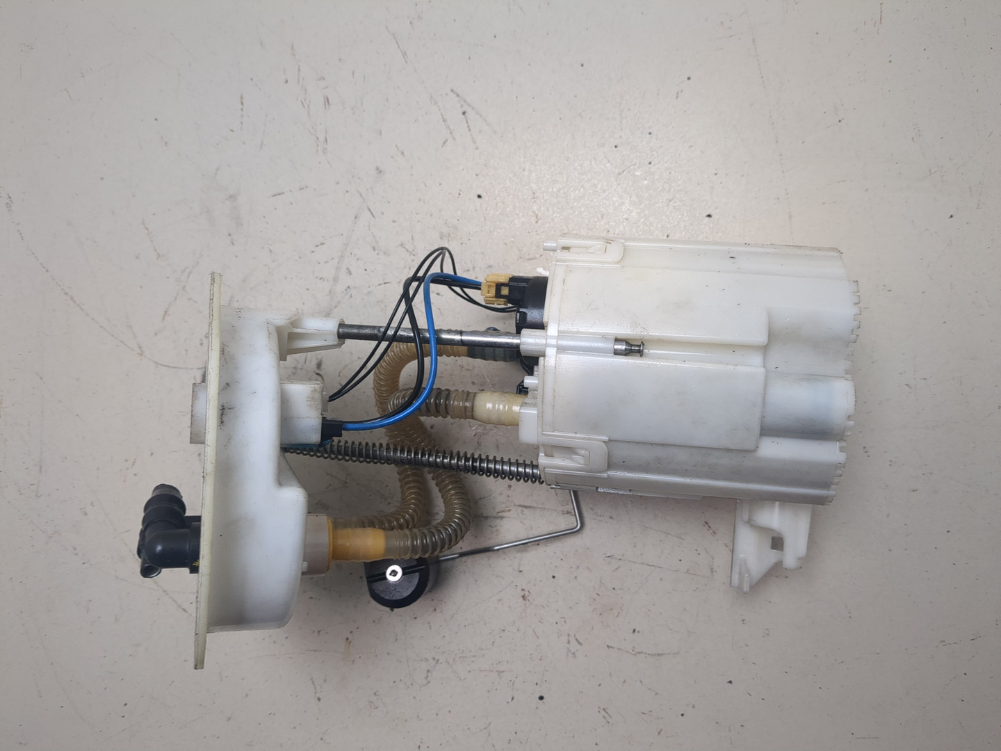 Насос топливный электрический