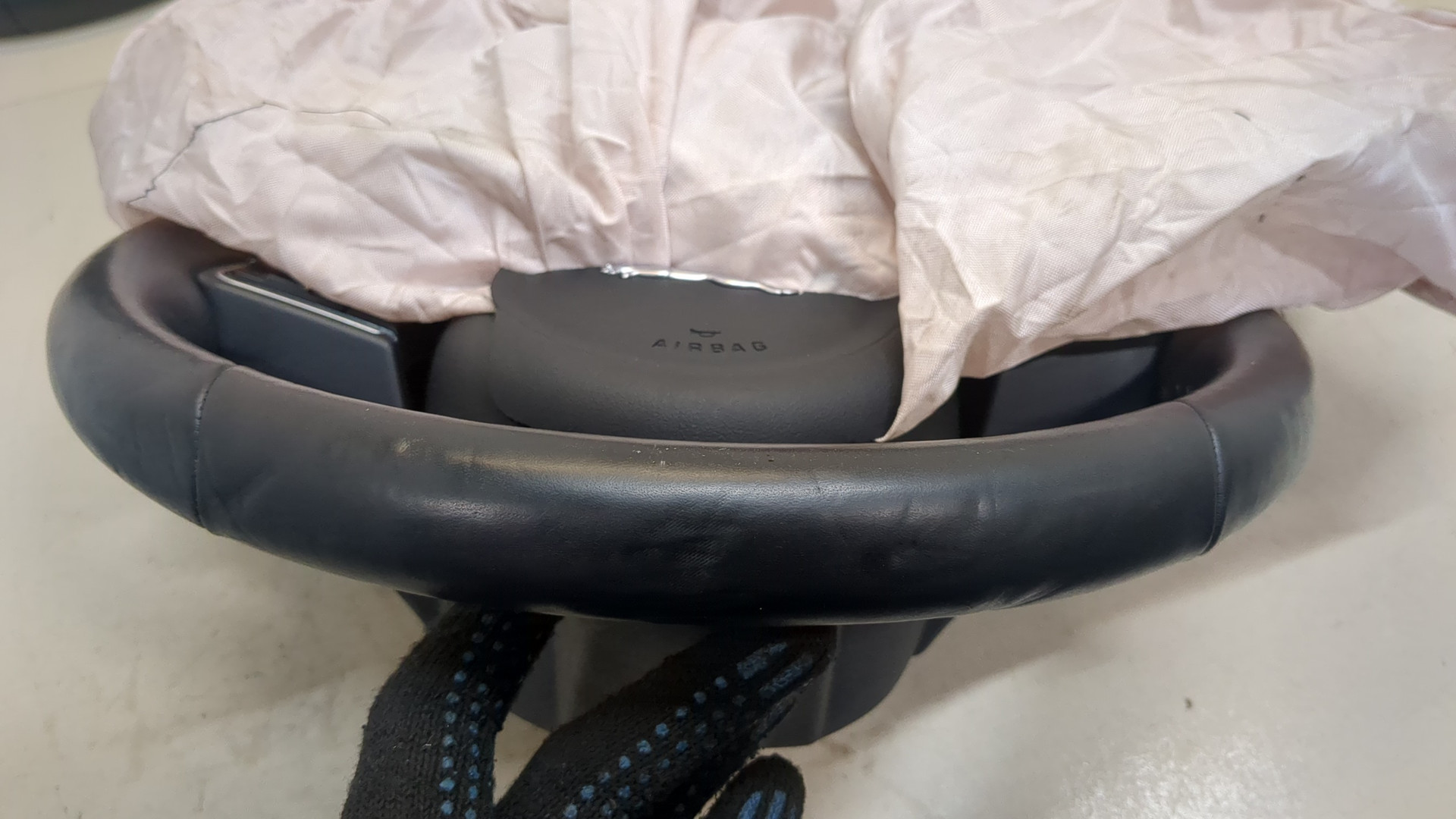 Рулевое колесо (руль)