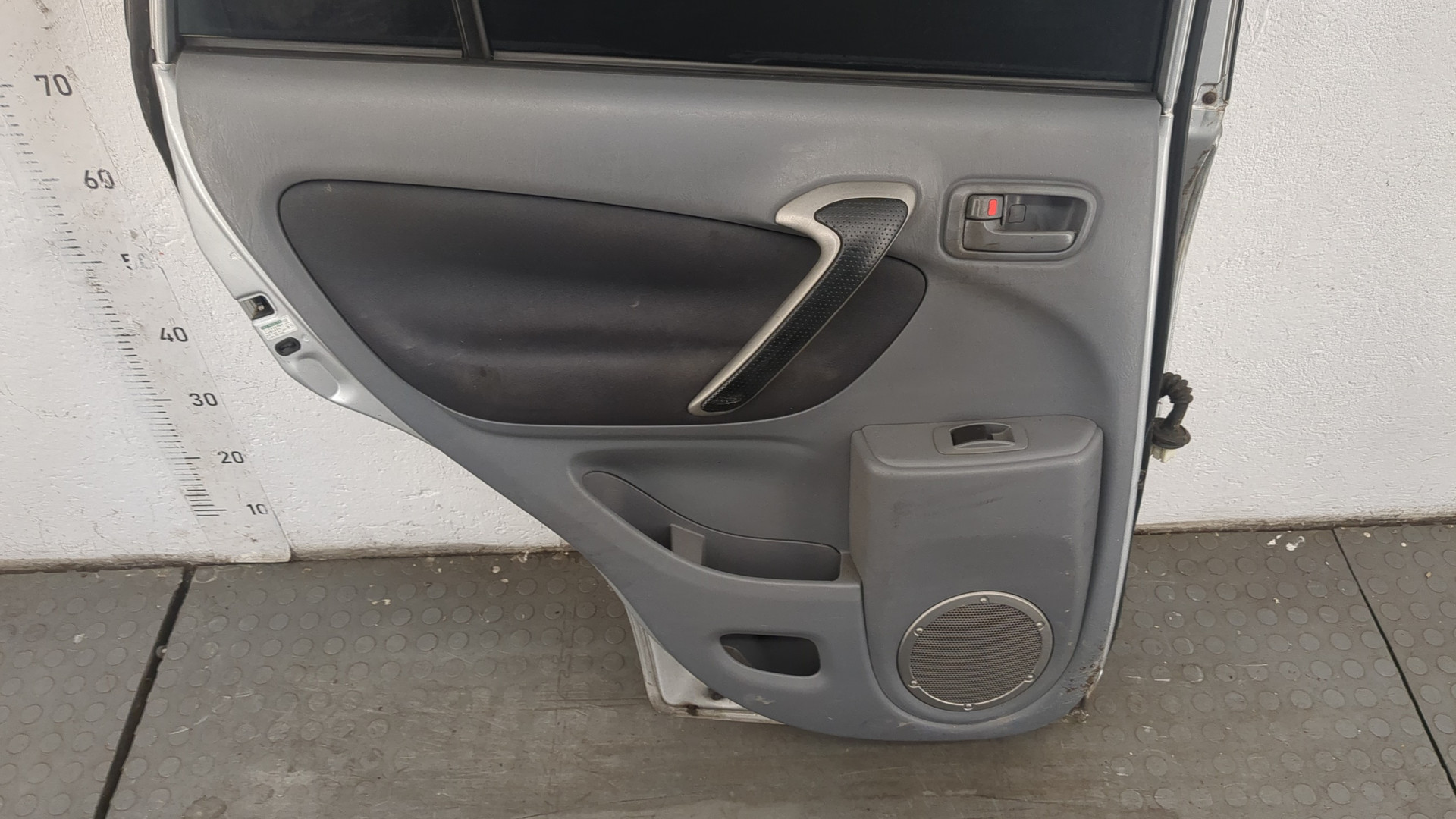 Дверь задняя левая