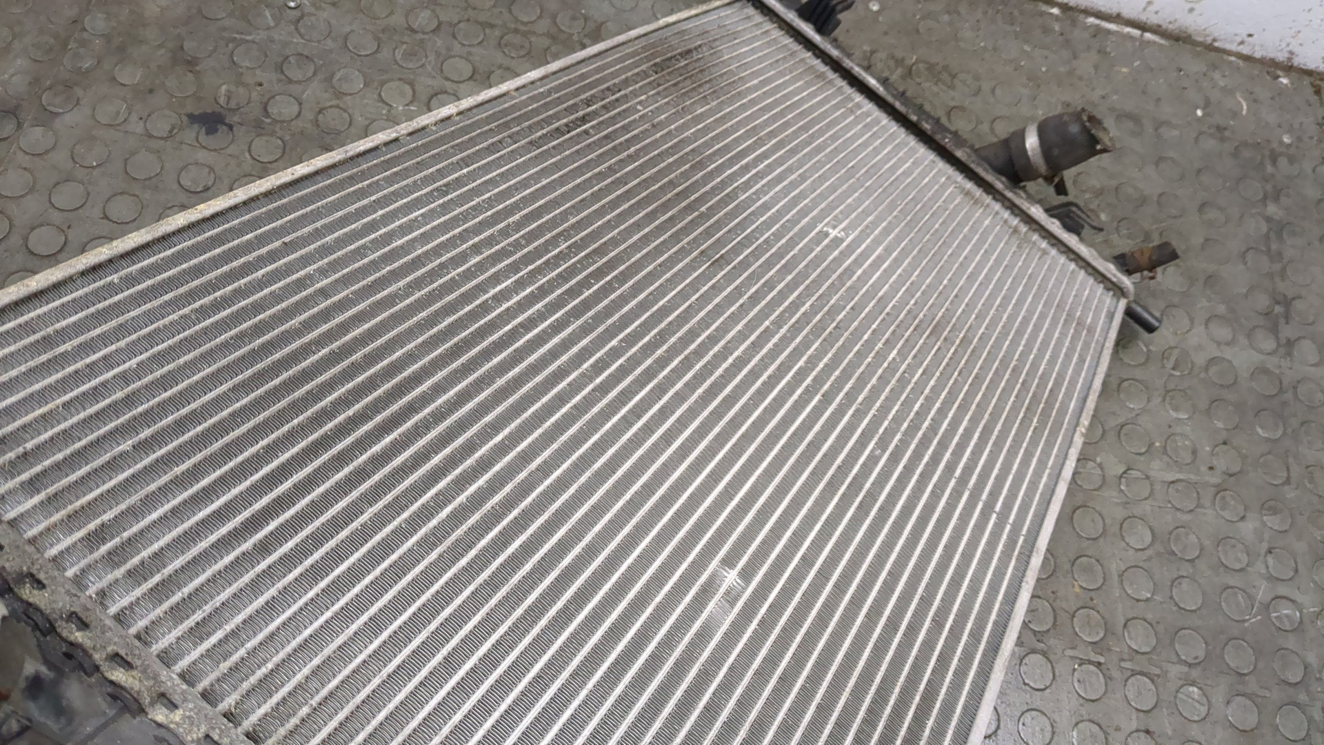 Радиатор охлаждения двигателя основной