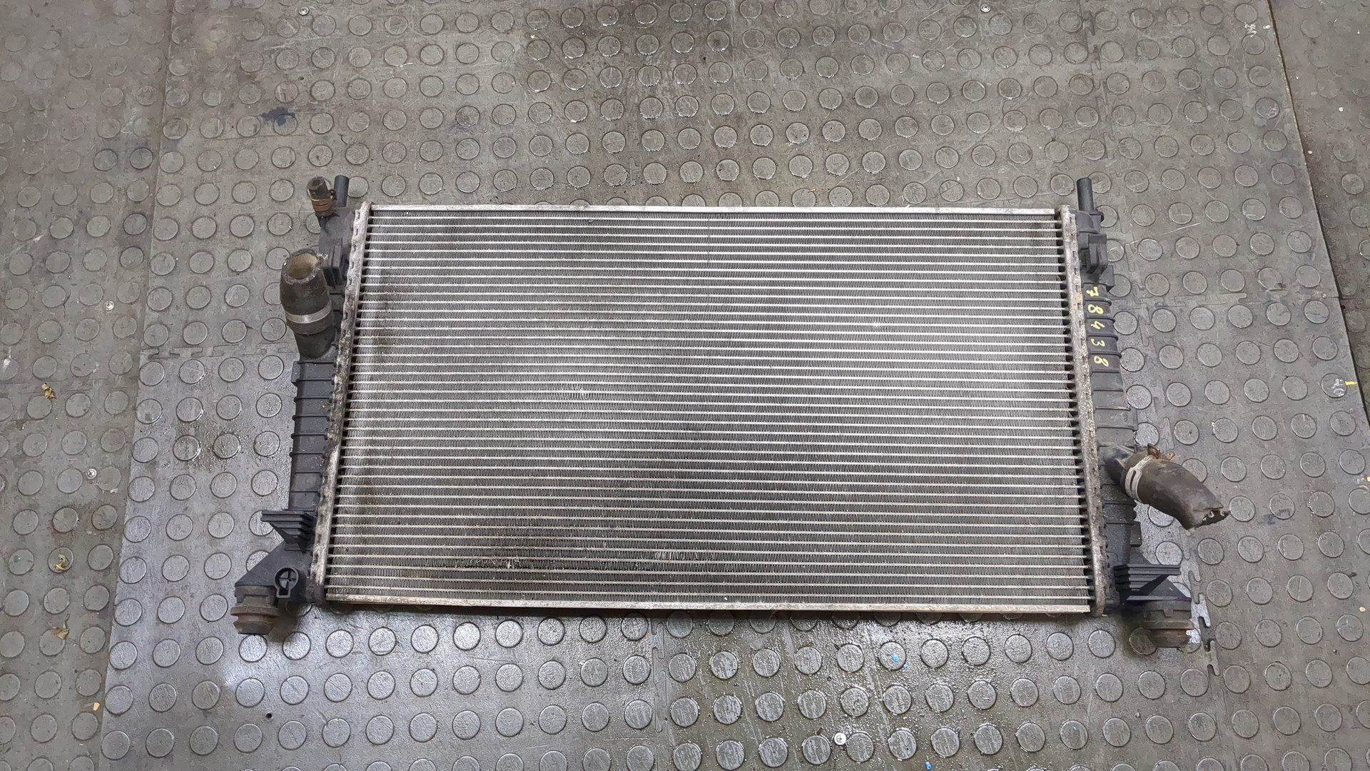 Радиатор охлаждения двигателя основной