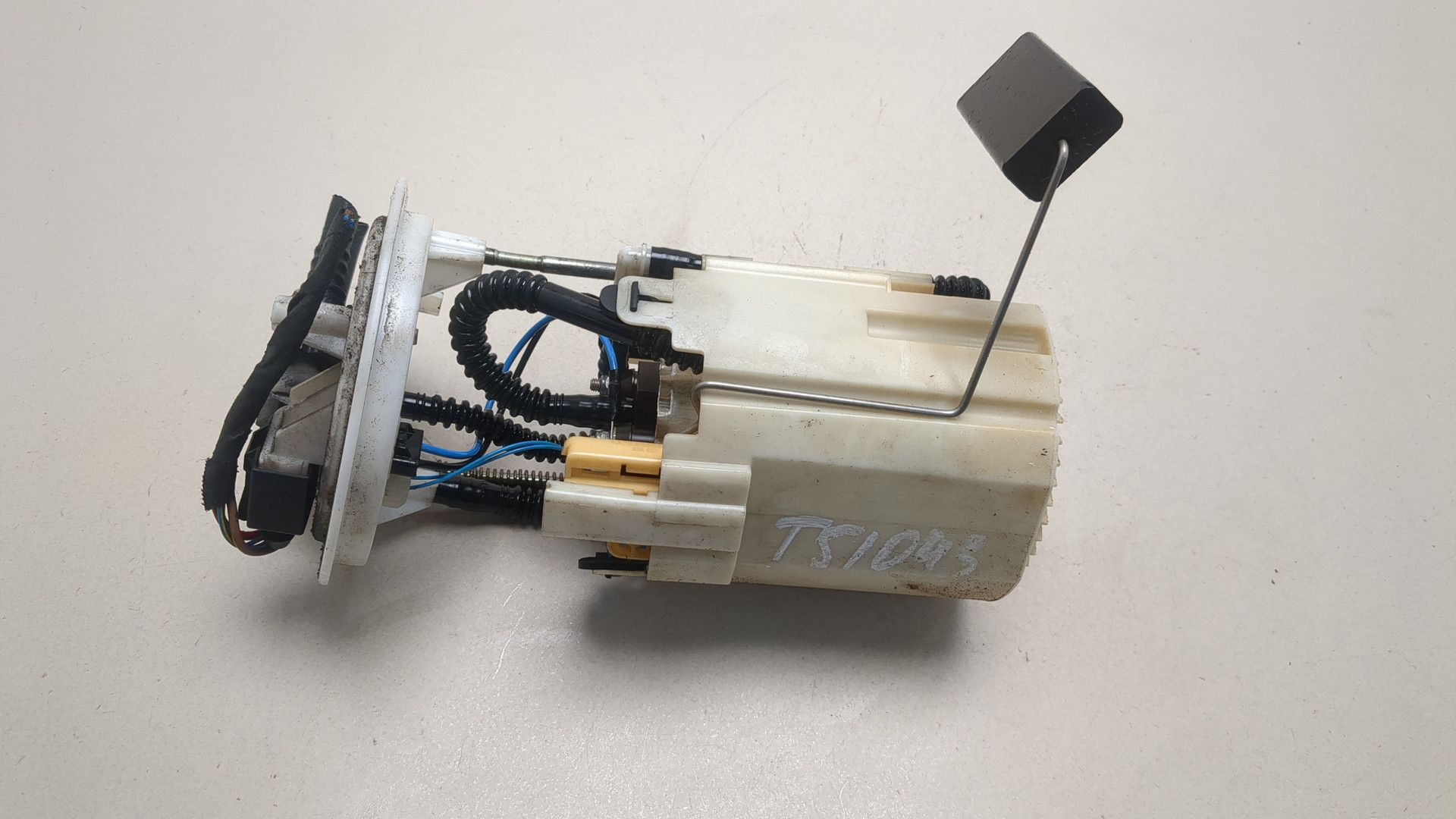 Насос топливный электрический