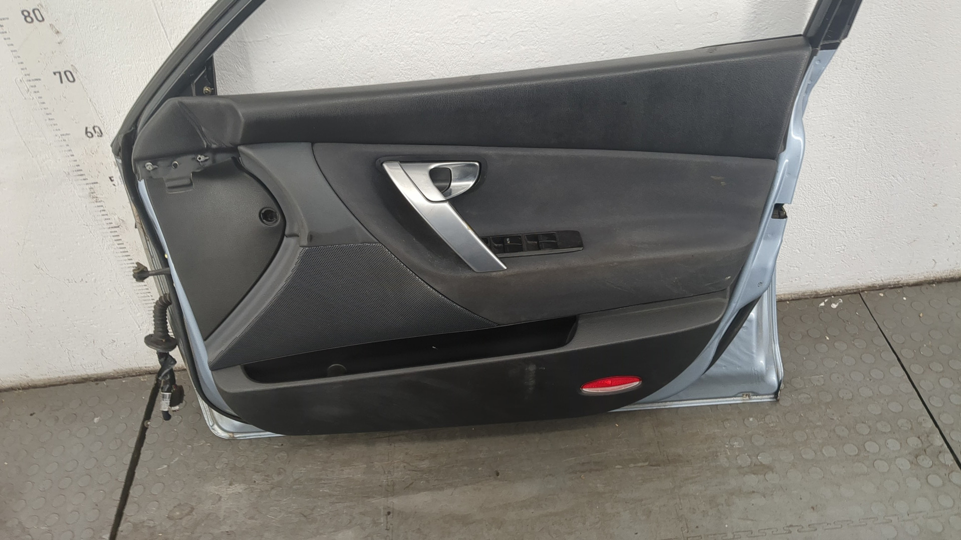 Дверь передняя правая