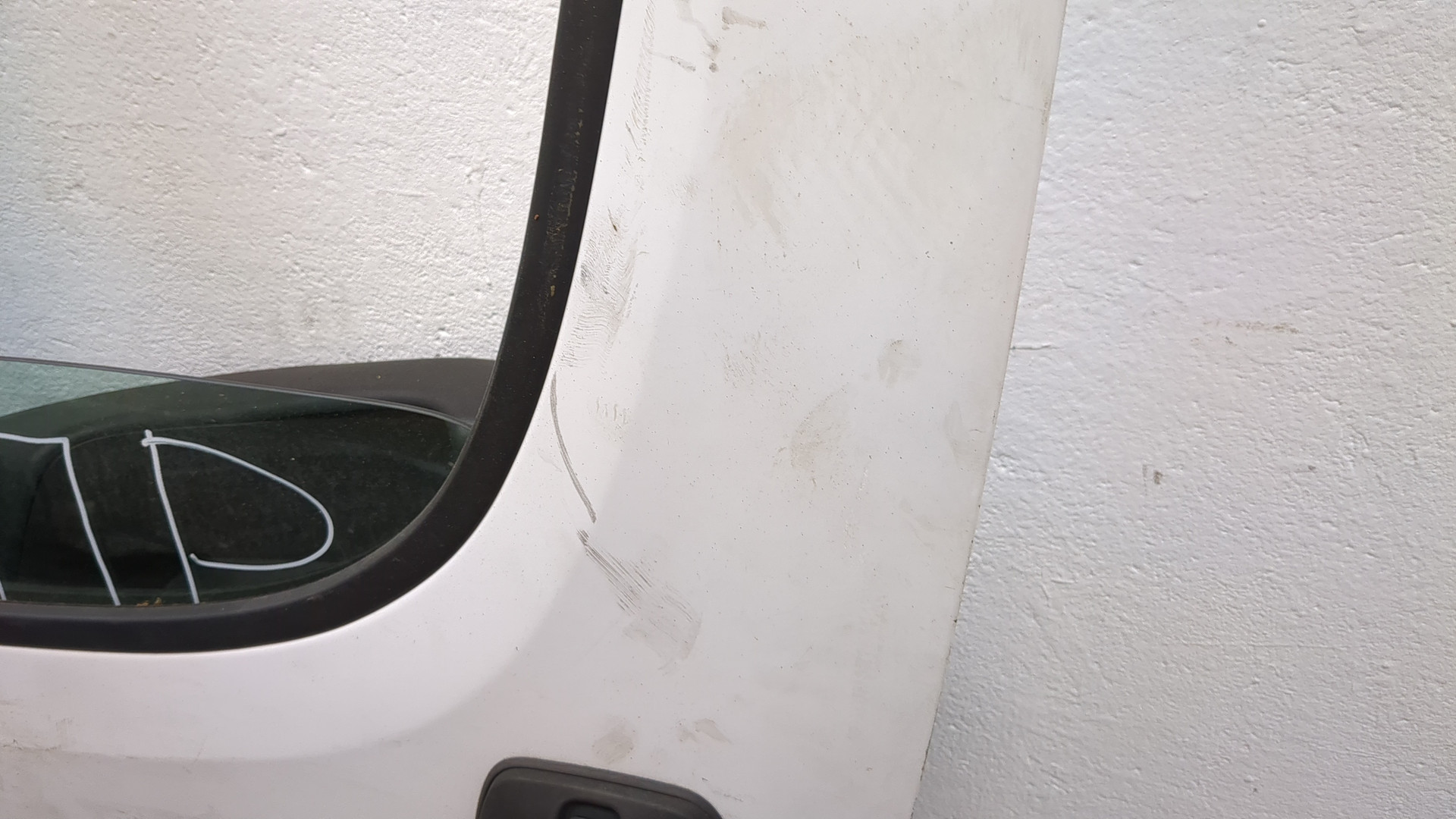 Дверь передняя левая