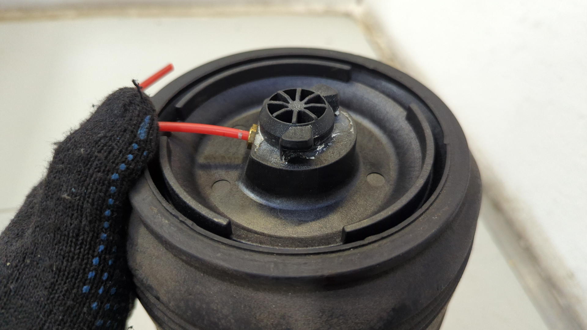 Амортизатор задний (стойка)