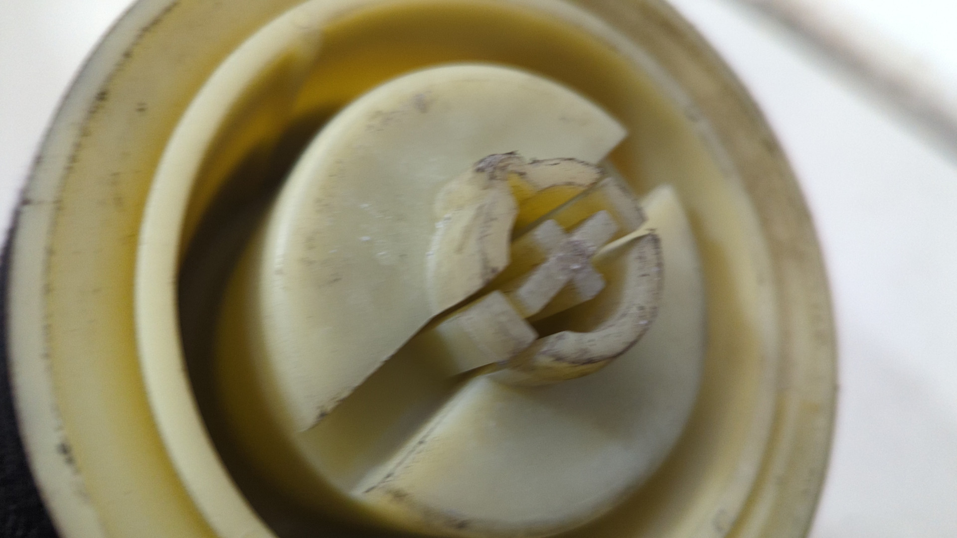 Амортизатор задний (стойка)