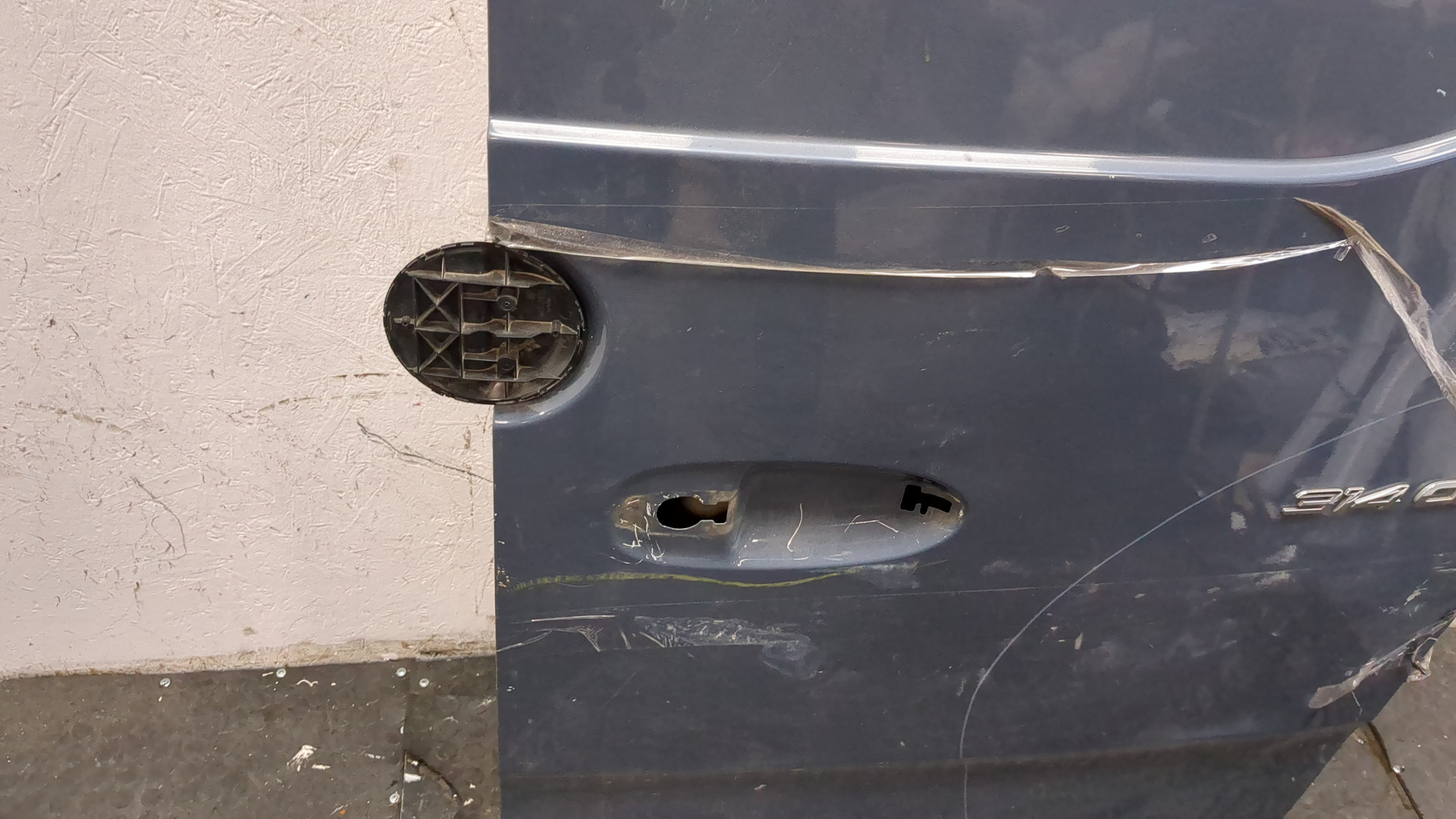 Дверь багажника правая