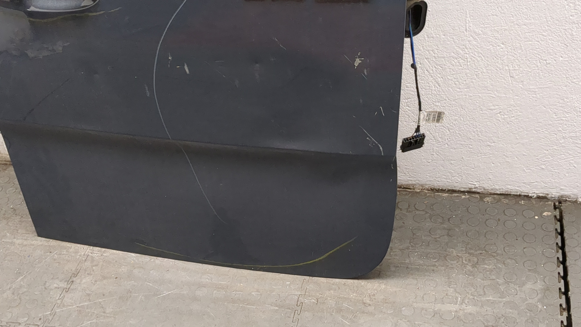 Дверь багажника правая