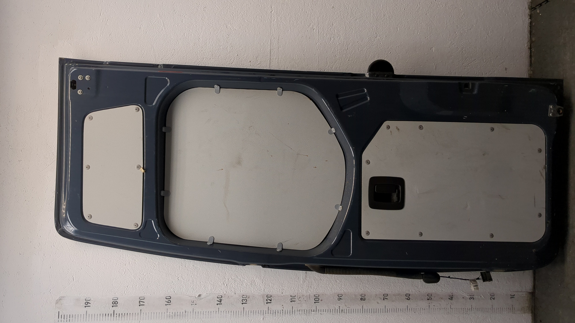 Дверь багажника правая