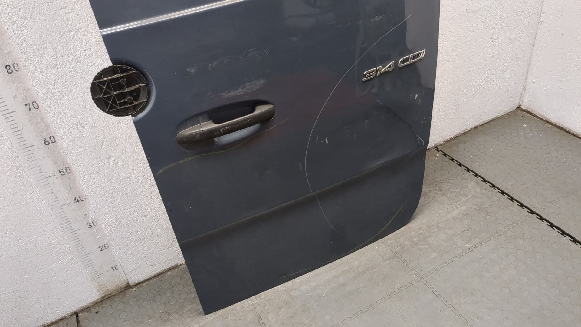 Дверь багажника правая