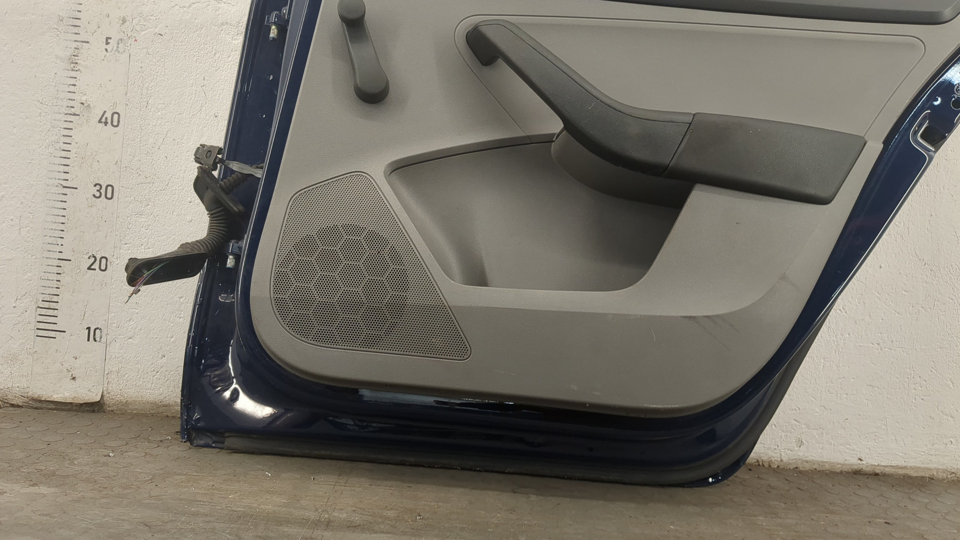 Дверь задняя правая