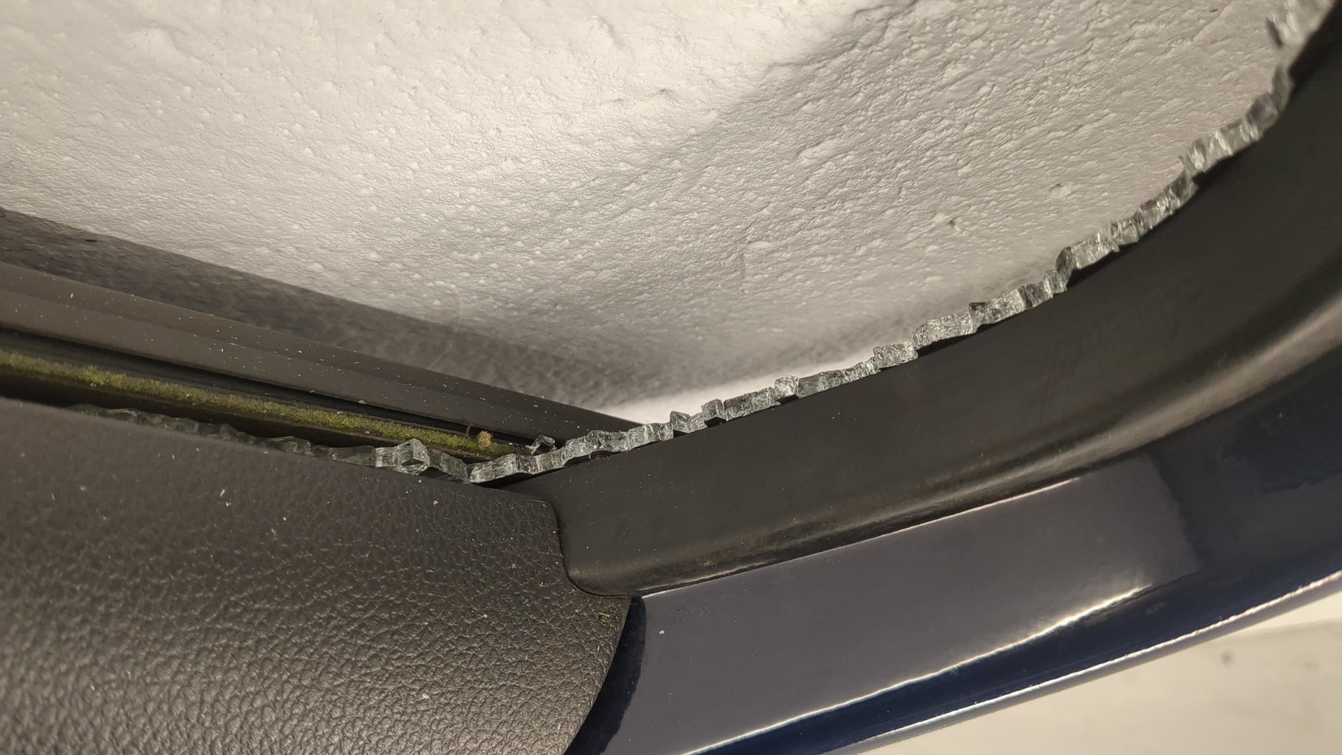 Дверь задняя правая