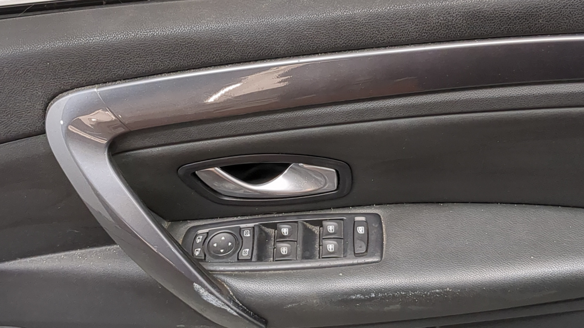 Дверь передняя правая