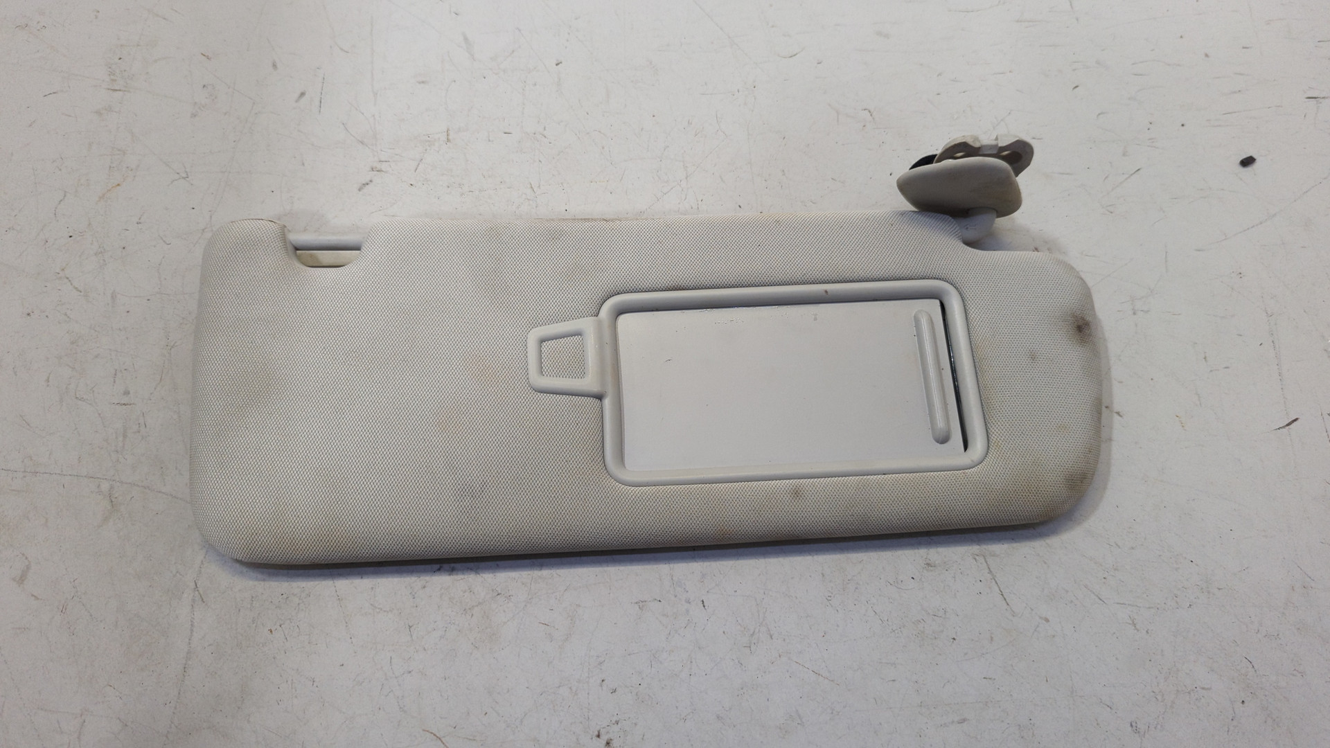 Козырек солнцезащитный