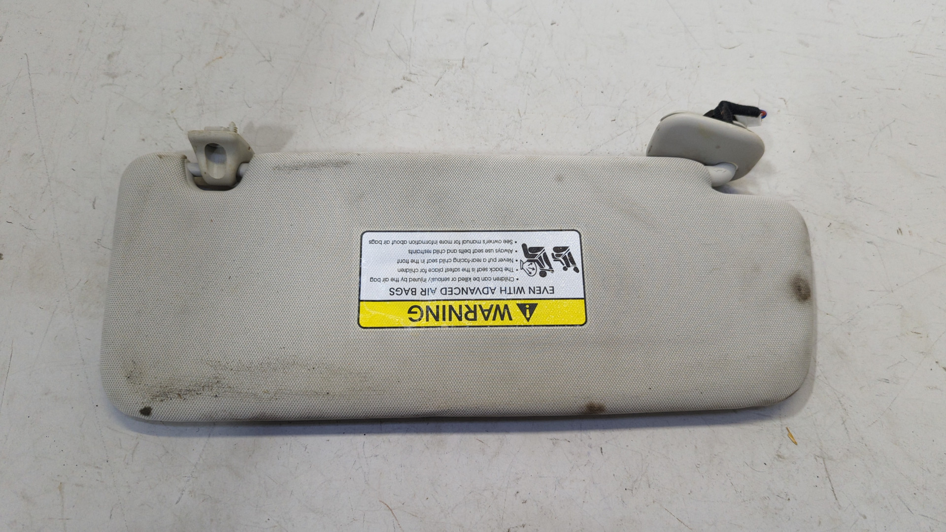 Козырек солнцезащитный