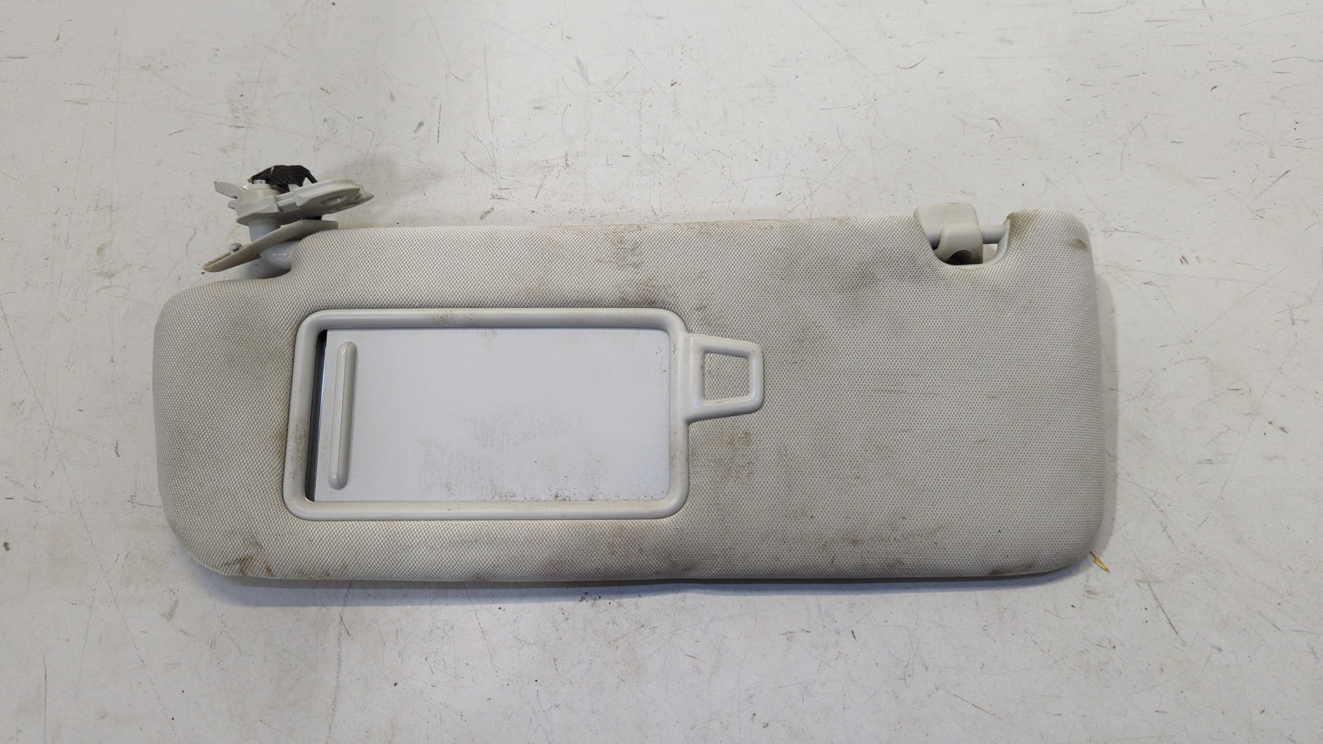 Козырек солнцезащитный