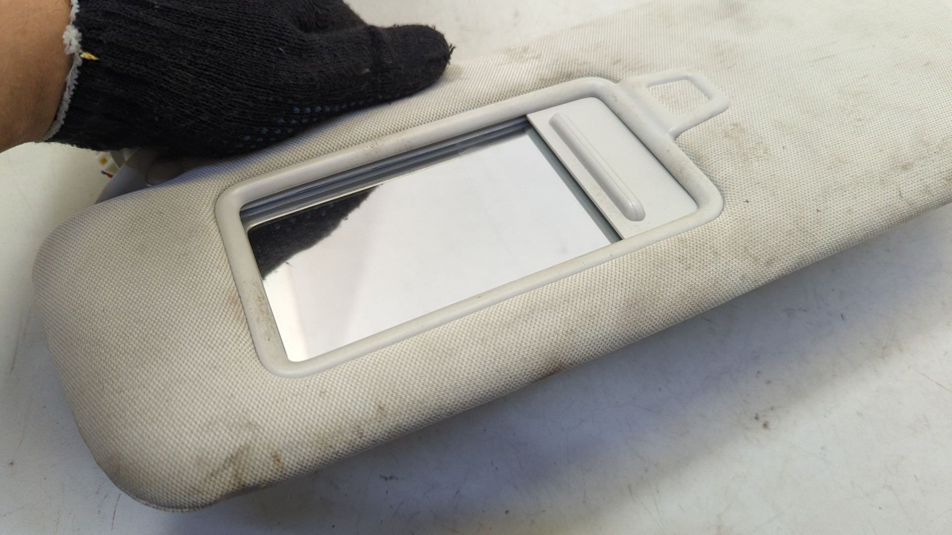 Козырек солнцезащитный