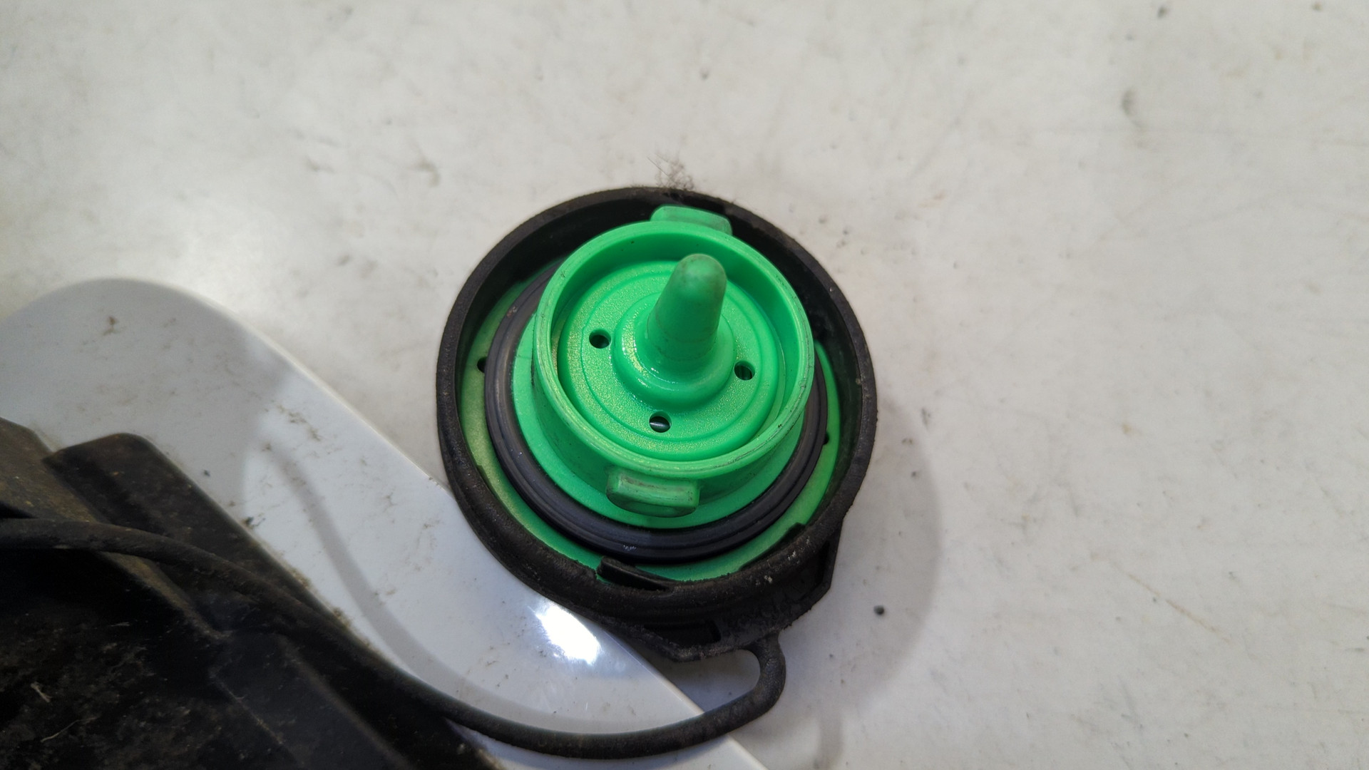 Лючок бензобака